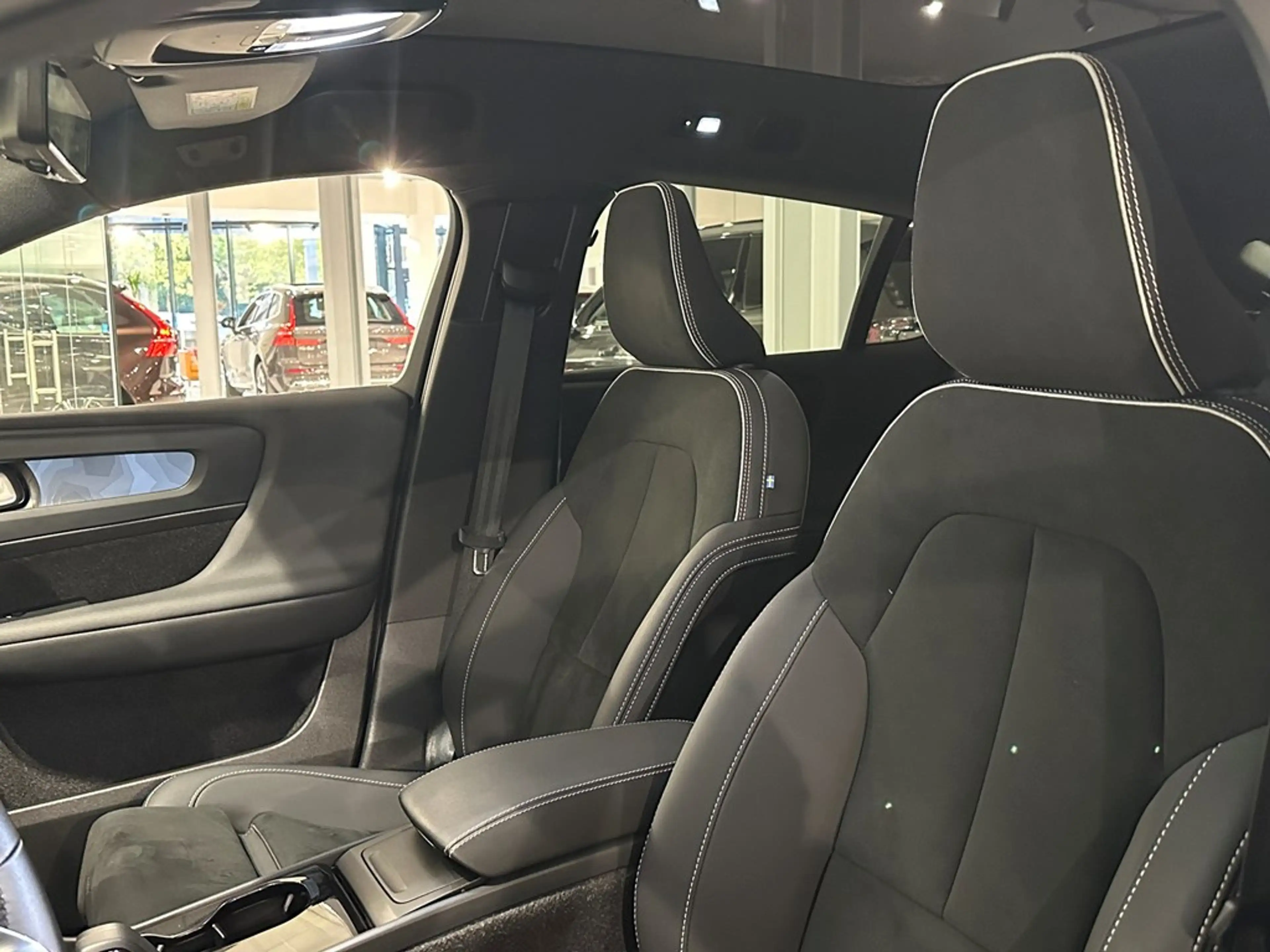 Volvo EC40 Recharge Extended Range + electr trekhaak — photo 5