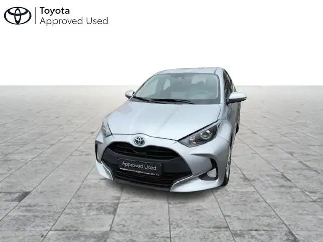 Toyota Yaris Dynamic & Trekhaak & Sensoren voor- en achteraan Y