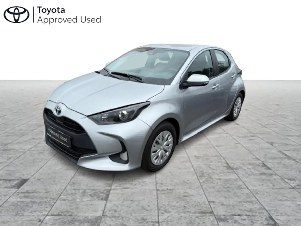 Toyota Yaris Dynamic & Trekhaak & Sensoren voor- en achteraan Y
