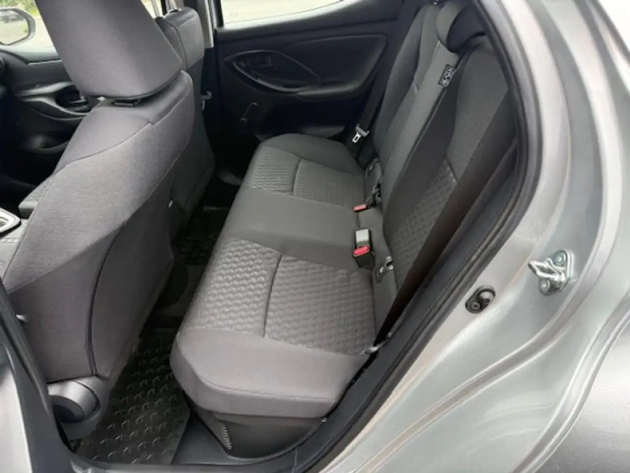 Toyota Yaris Dynamic & Trekhaak & Sensoren voor- en achteraan Y, миниатюра 17