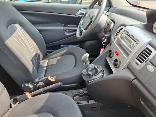 Lancia Ypsilon view 11