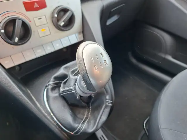 Lancia Ypsilon view 15