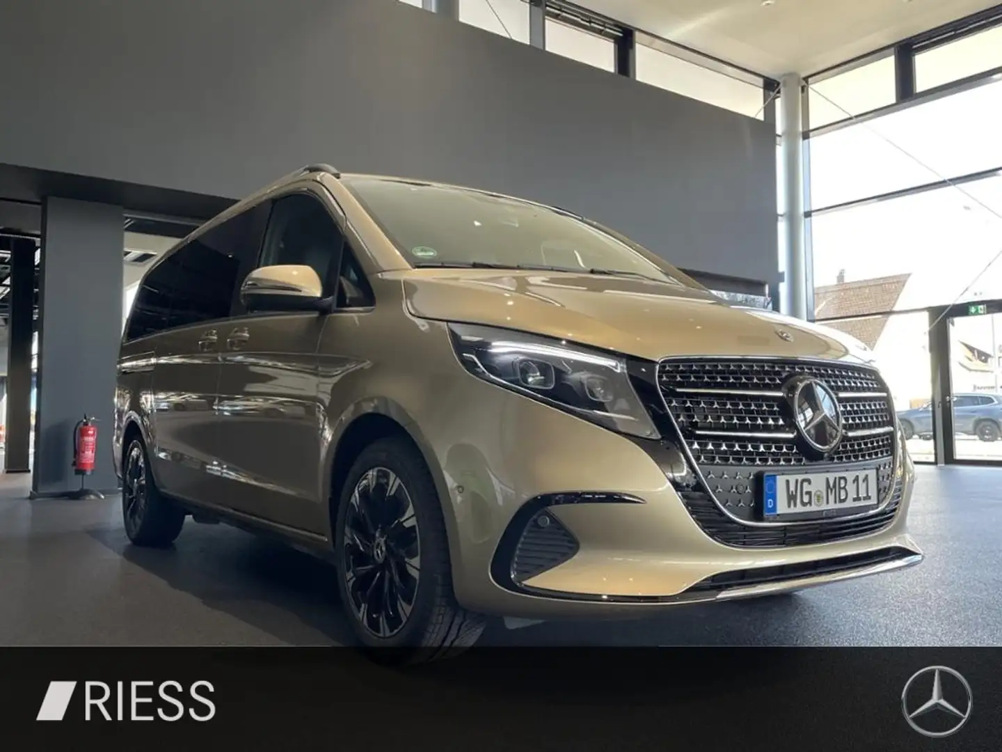 Mercedes-Benz V 300 d AVANTGARDE/360°KAMERA/AHK/BURM/elTÜREN Gold - 2