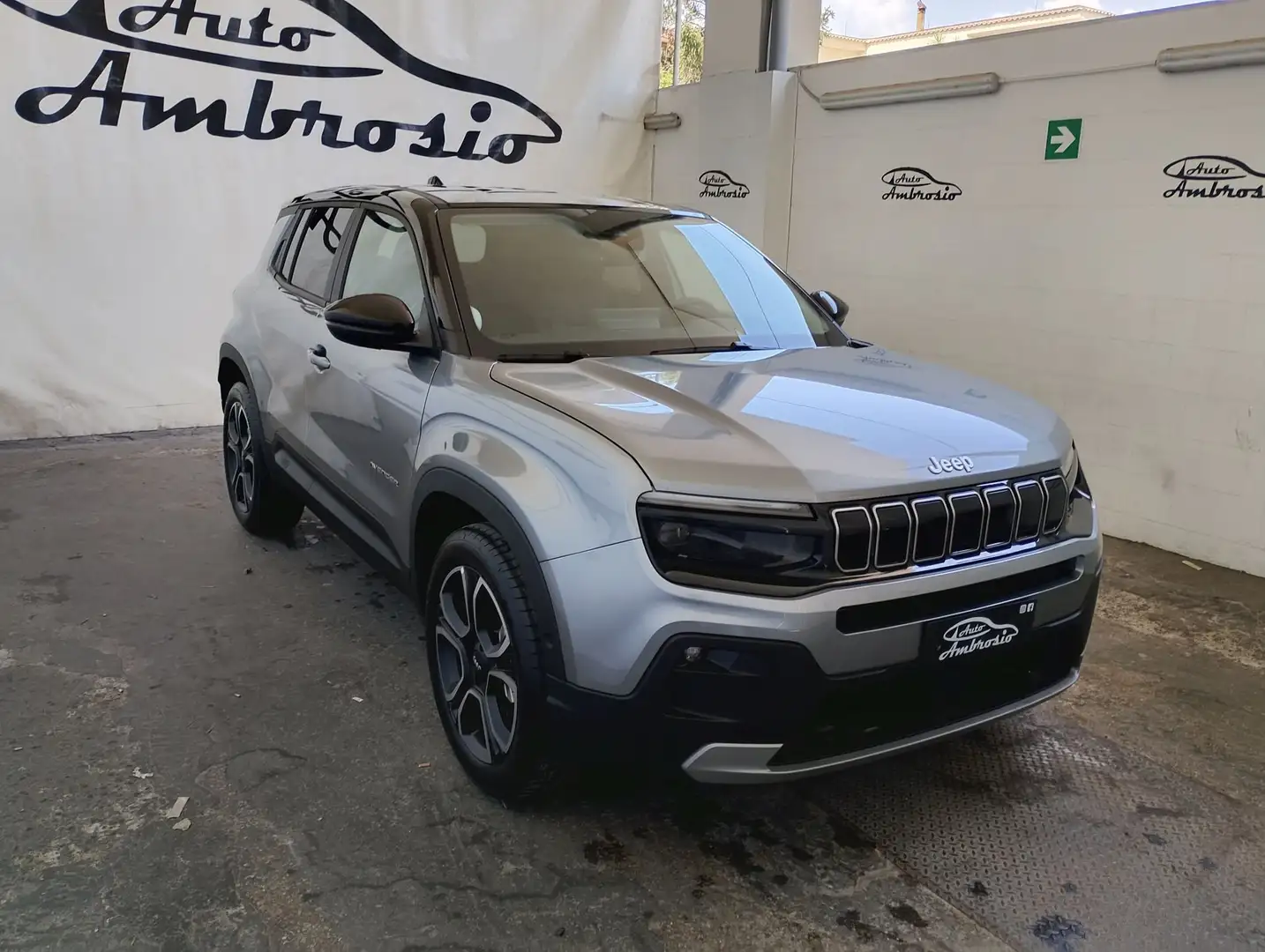Jeep Avenger 1.2 Turbo Summit  da 256,00 al mese Grijs - 2