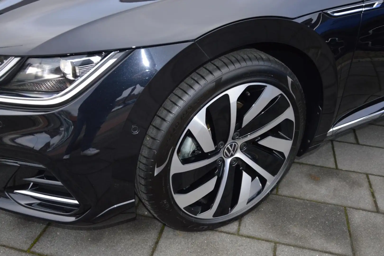 Volkswagen Arteon Shooting Brake R-Line DSG / Navi / SHZ Schwarz - 2