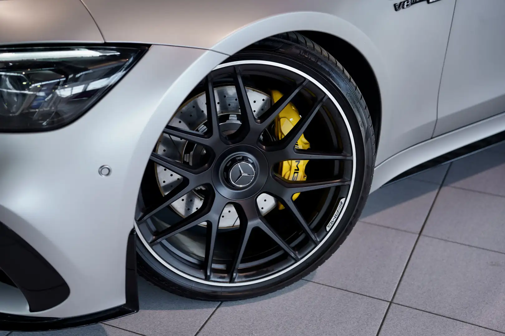 Mercedes-Benz AMG GT 63 S 4Matic+ *Aerodynamik *21 *GSD*Distr Grau - 2