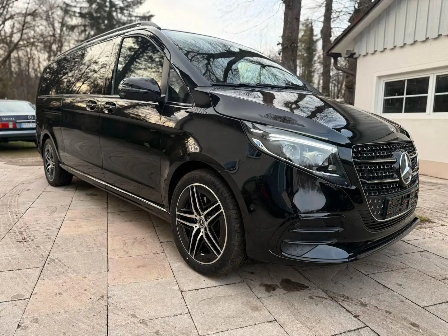 Mercedes-Benz V 300 V300d 4M AMG AIRM VIP-SEATS EXTRA LONG EXCLUSIVE Noir - 1