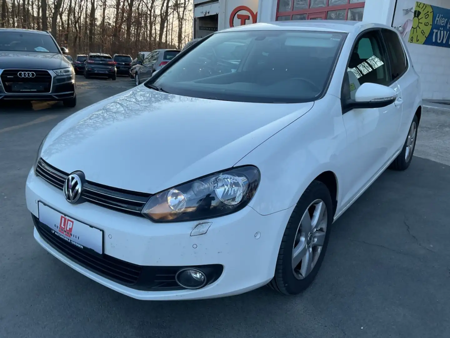 Volkswagen Golf VI 1.2 TSI Klima PDC Tempomat Weiß - 1