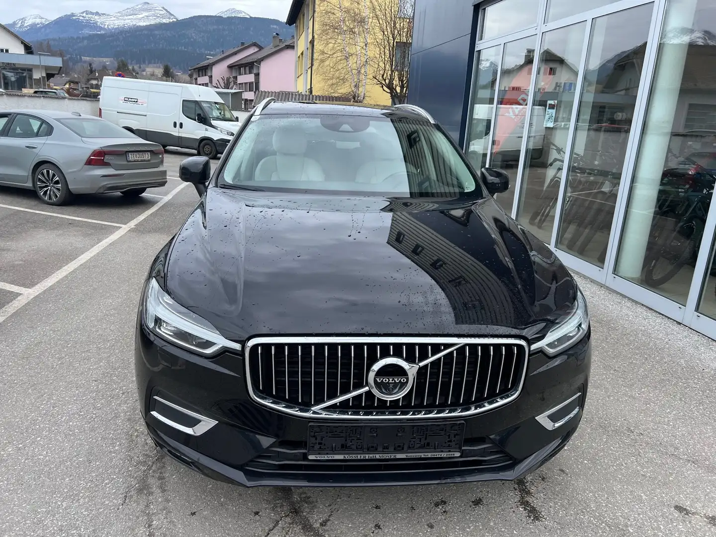 Volvo XC60 D4 Inscription AWD Geartronic Diesel *90.000km* Schwarz - 2
