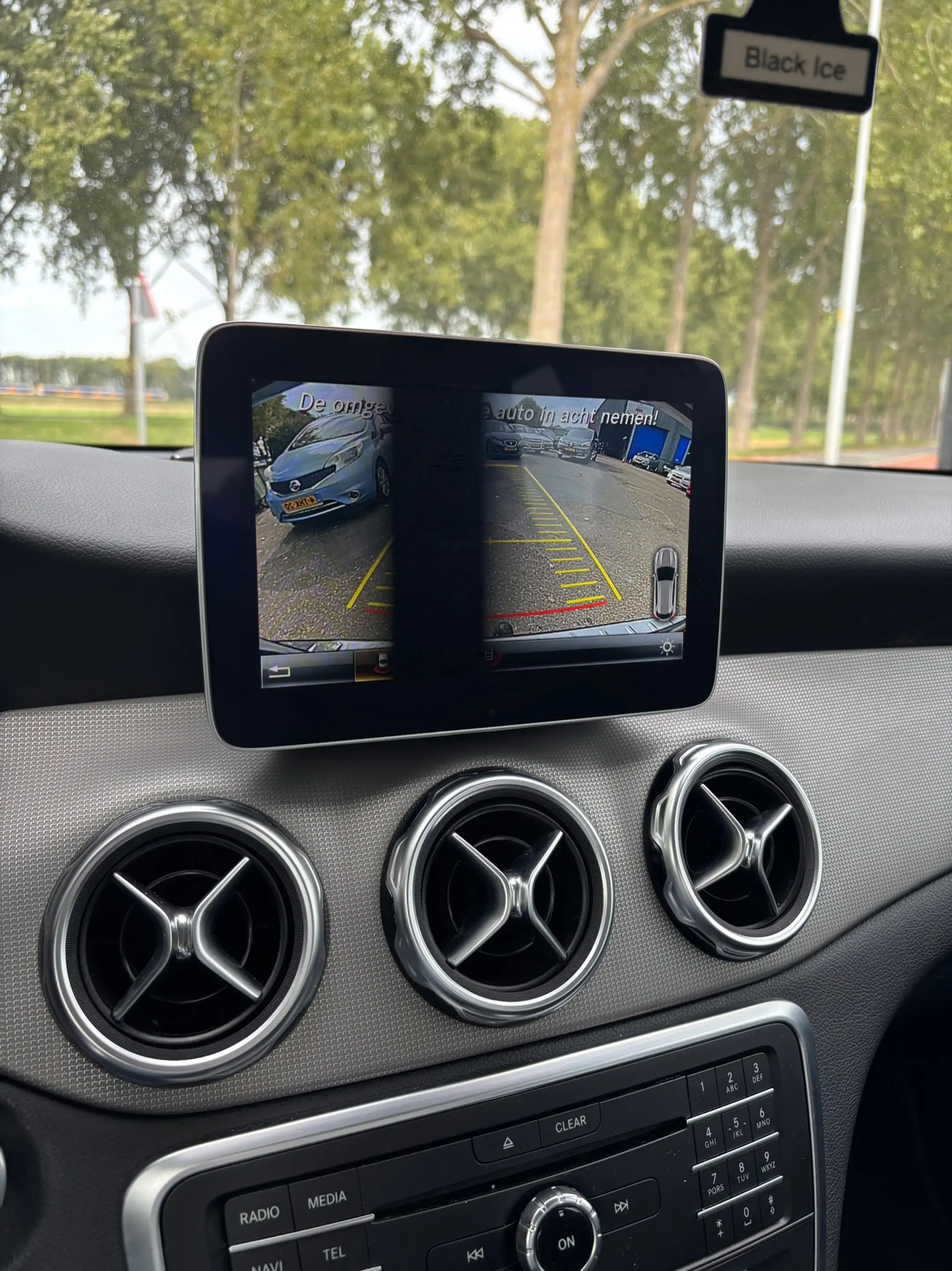 Mercedes-Benz GLA 180 Business Solution AMG — photo 29