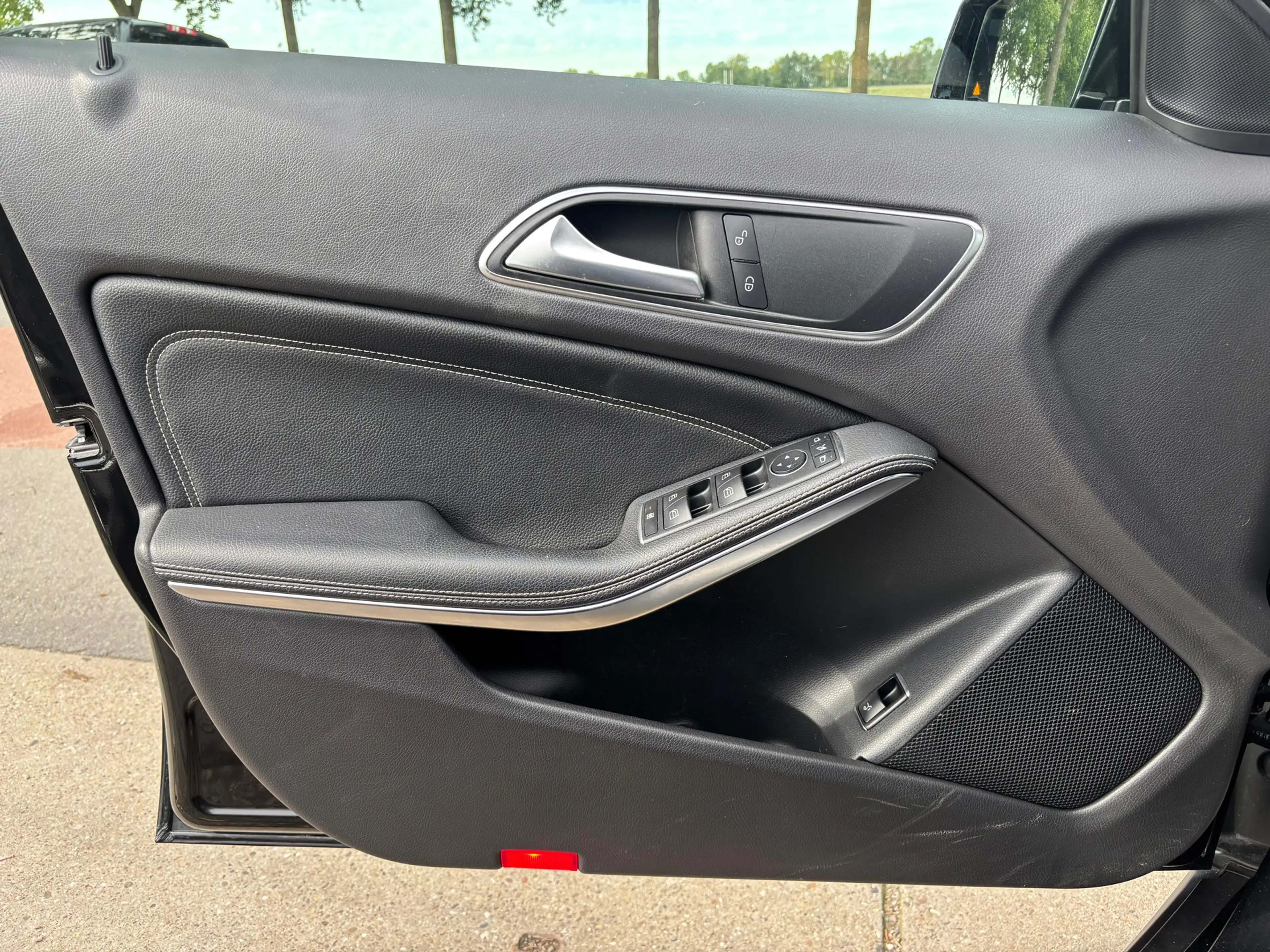 Mercedes-Benz GLA 180 Business Solution AMG — photo 25