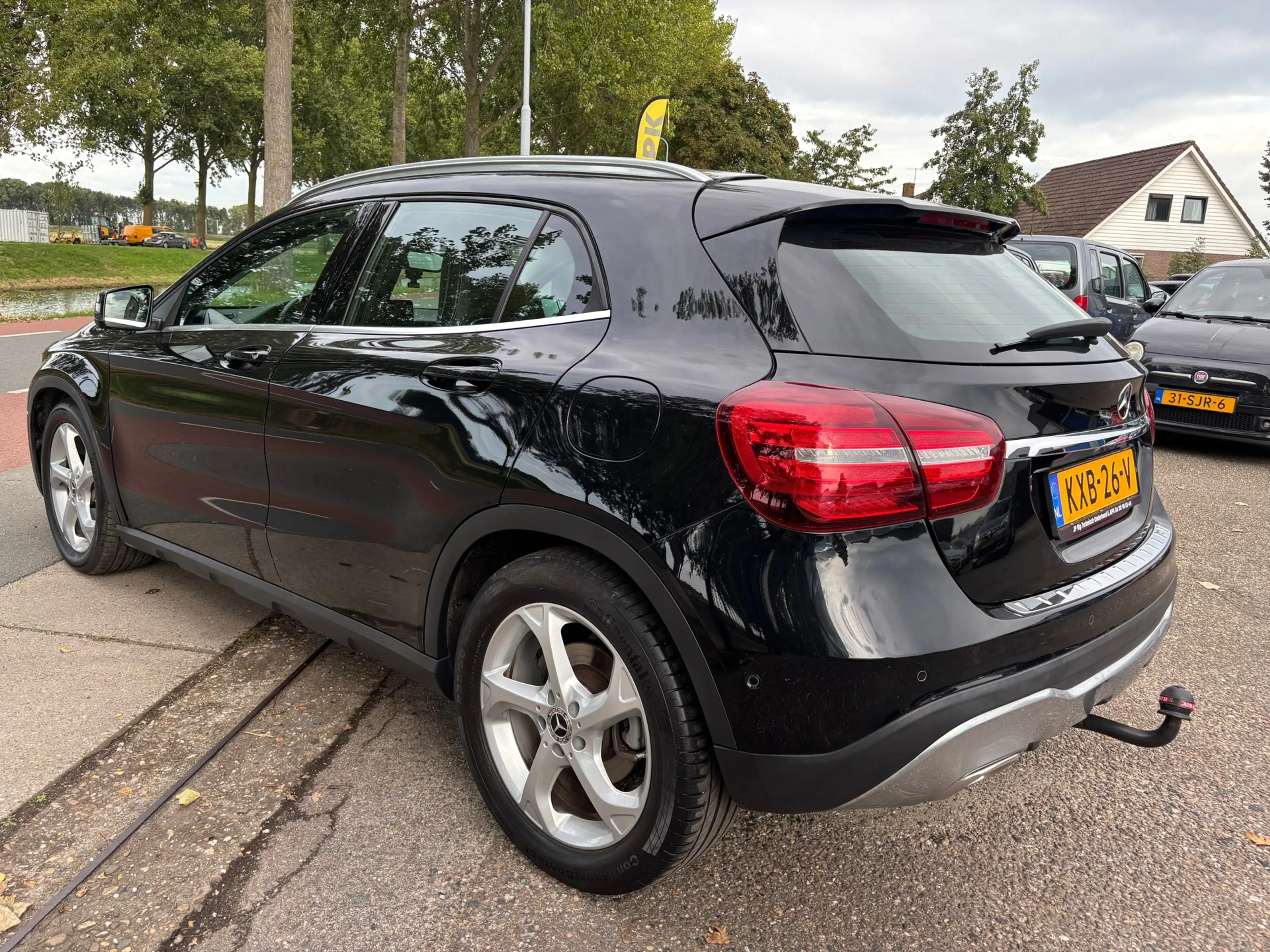 Mercedes-Benz GLA 180 Business Solution AMG — photo 6