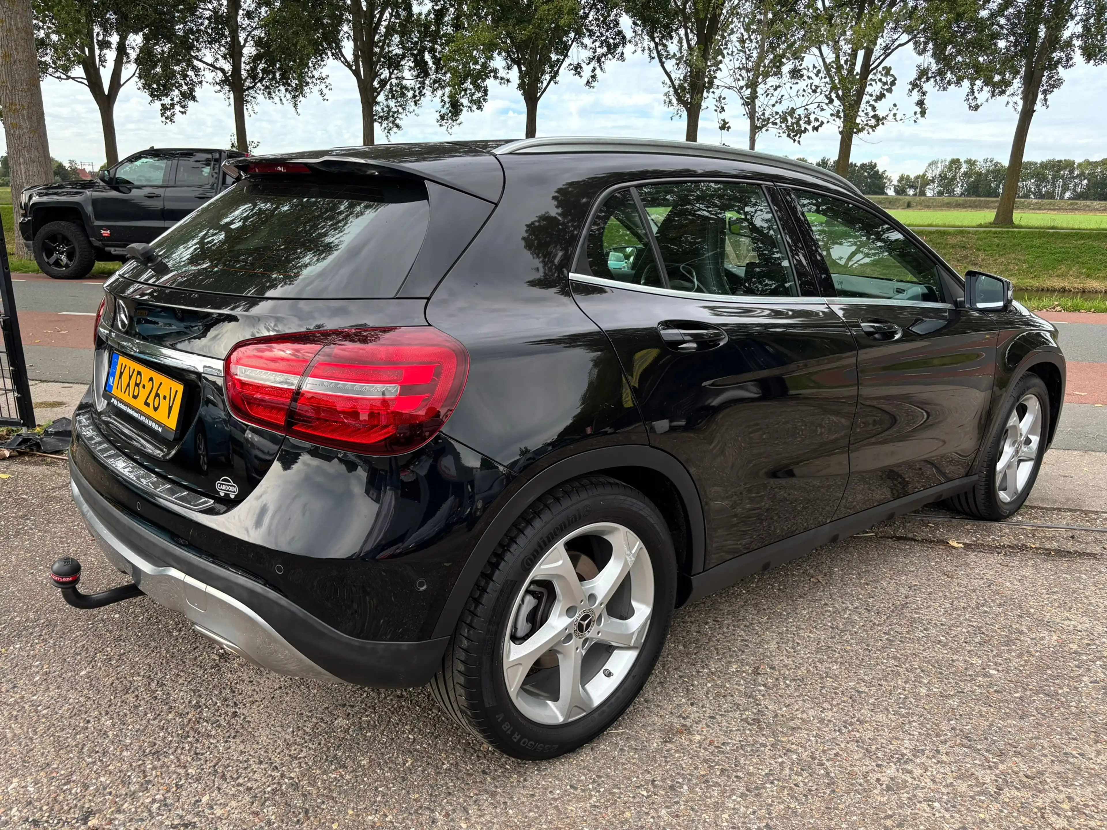 Mercedes-Benz GLA 180 Business Solution AMG — photo 4