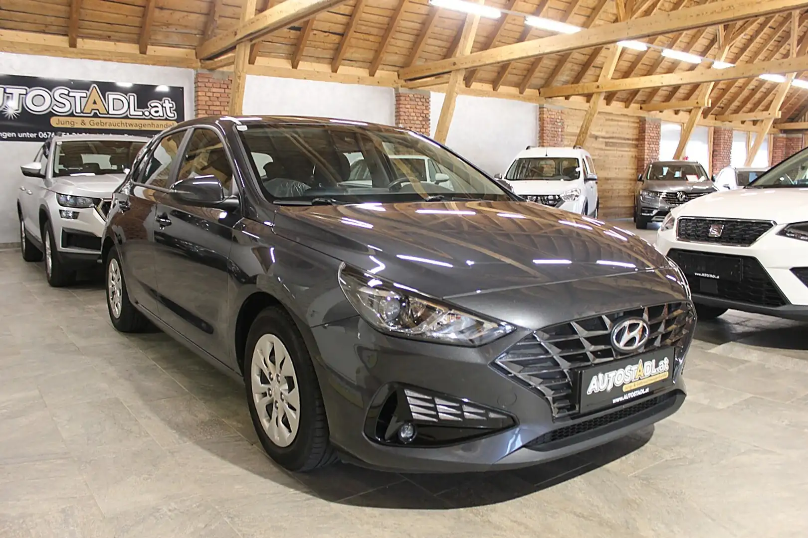 Hyundai i30 1,0 T-GDI i-Line Plus Grau - 2
