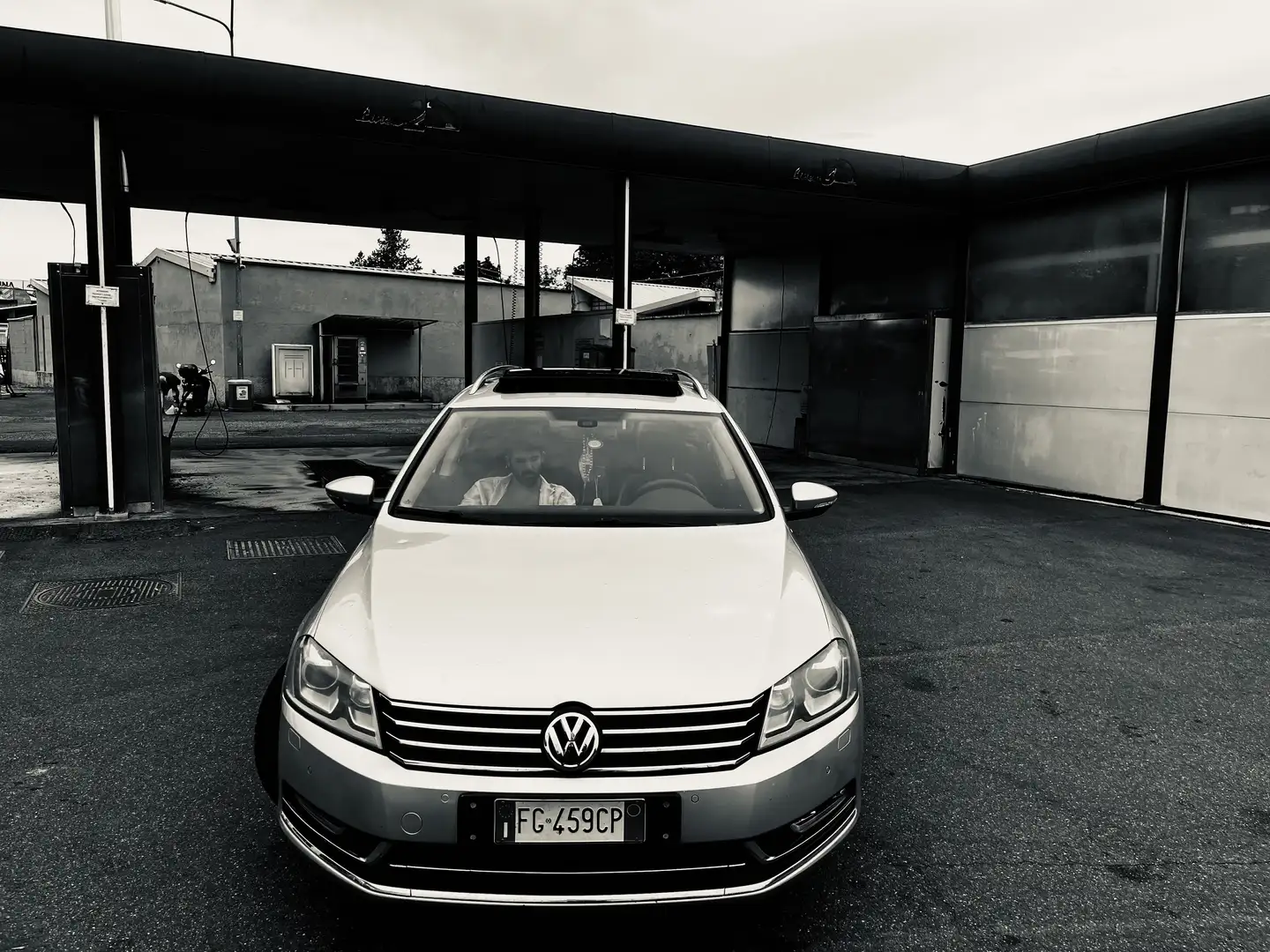 Volkswagen Passat 2.0 TDI BlueMotion Technology Highline - 1