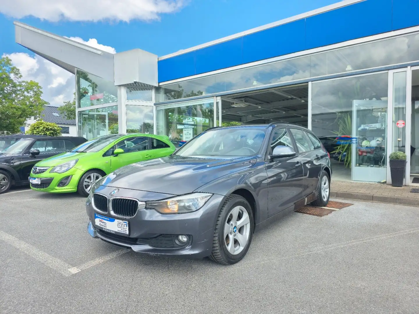 BMW 318 d Touring Navigation PDC Grau - 1