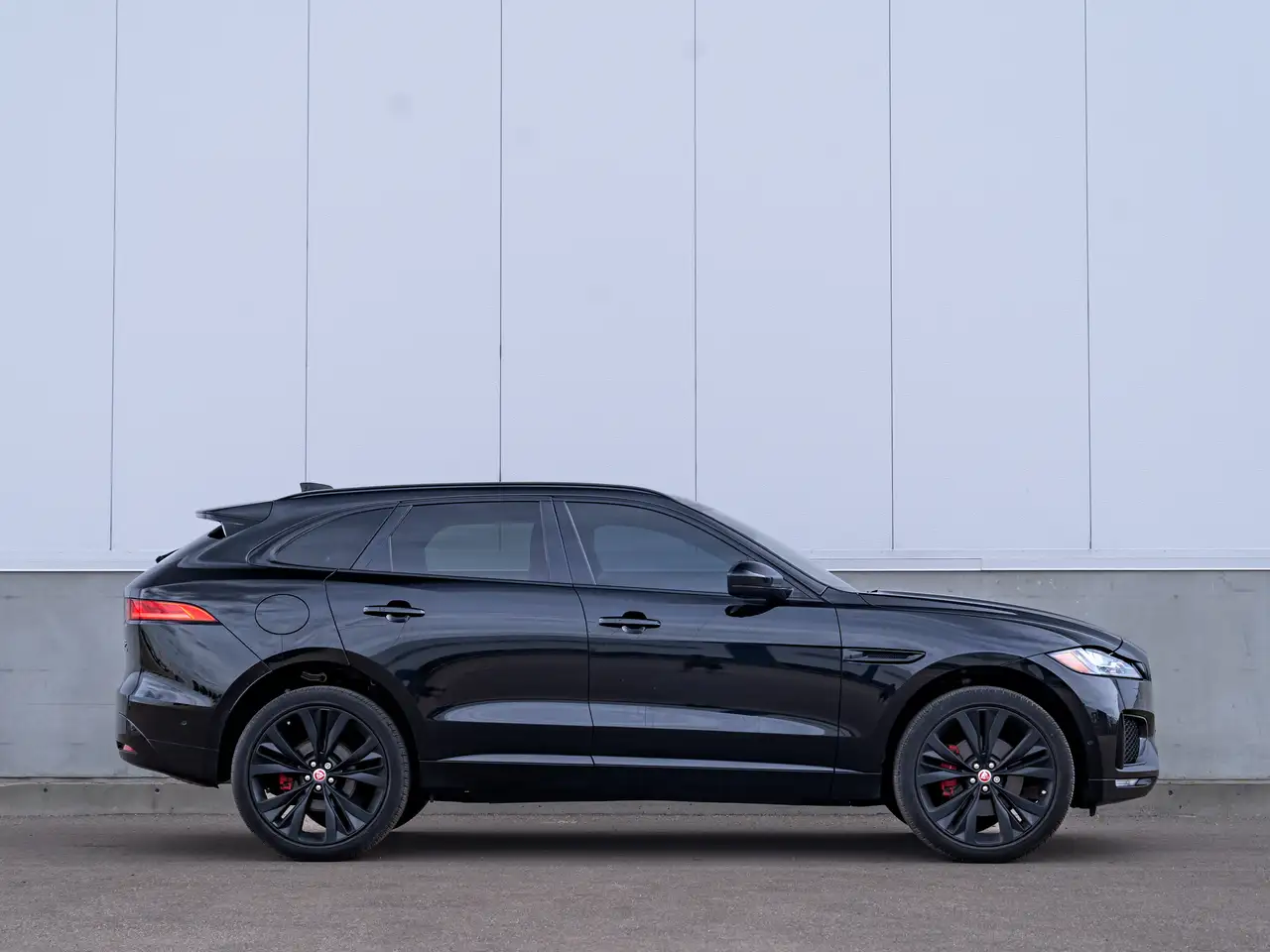 Jaguar F-Pace photo Jaguar F-Pace
