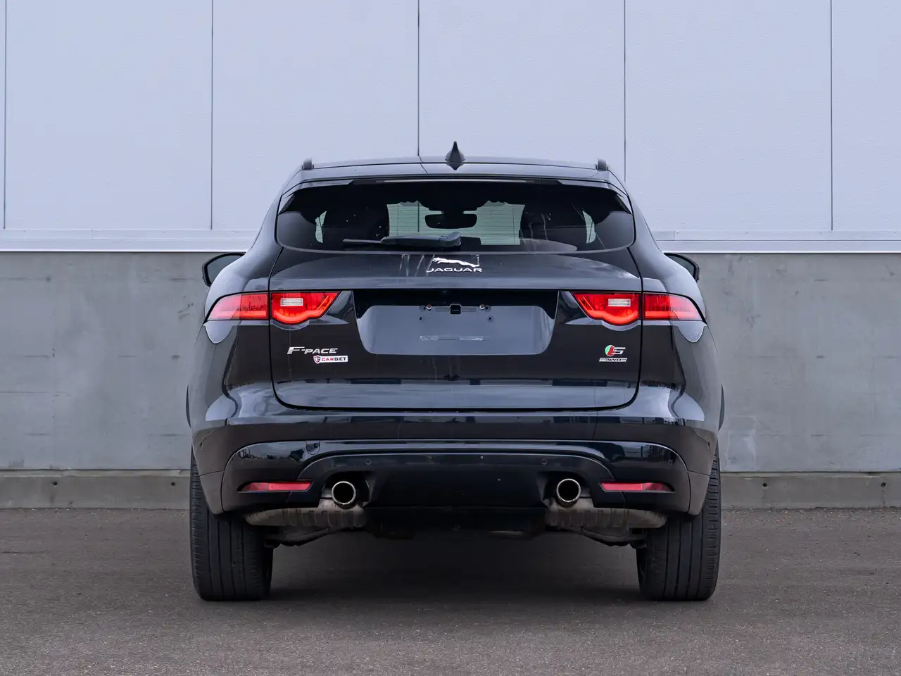 Jaguar F-Pace photo Jaguar F-Pace