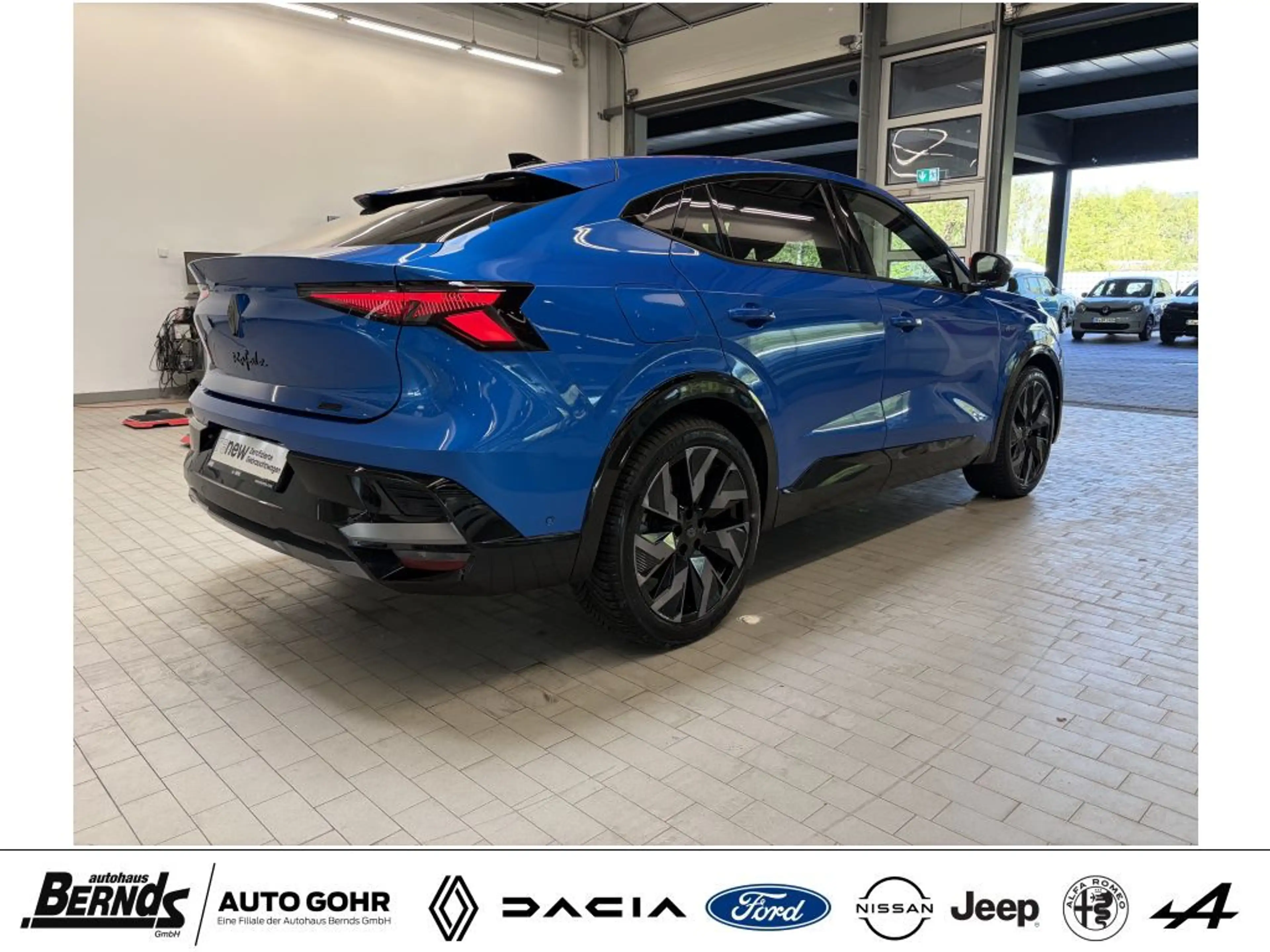 Renault Rafale E-Tech Plug-in Hybrid 300 4x4 Esprit Alpine AUTOM. — photo 10