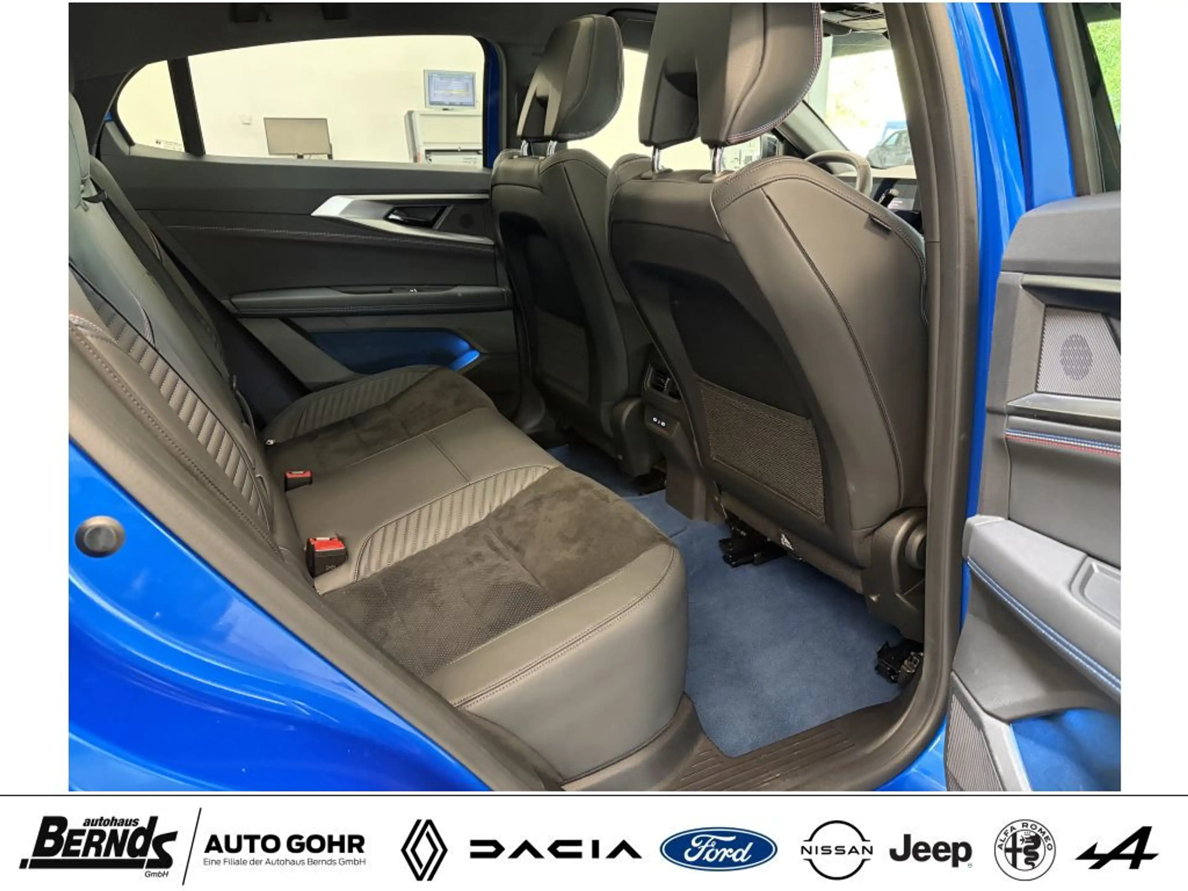 Renault Rafale E-Tech Plug-in Hybrid 300 4x4 Esprit Alpine AUTOM. — photo 9