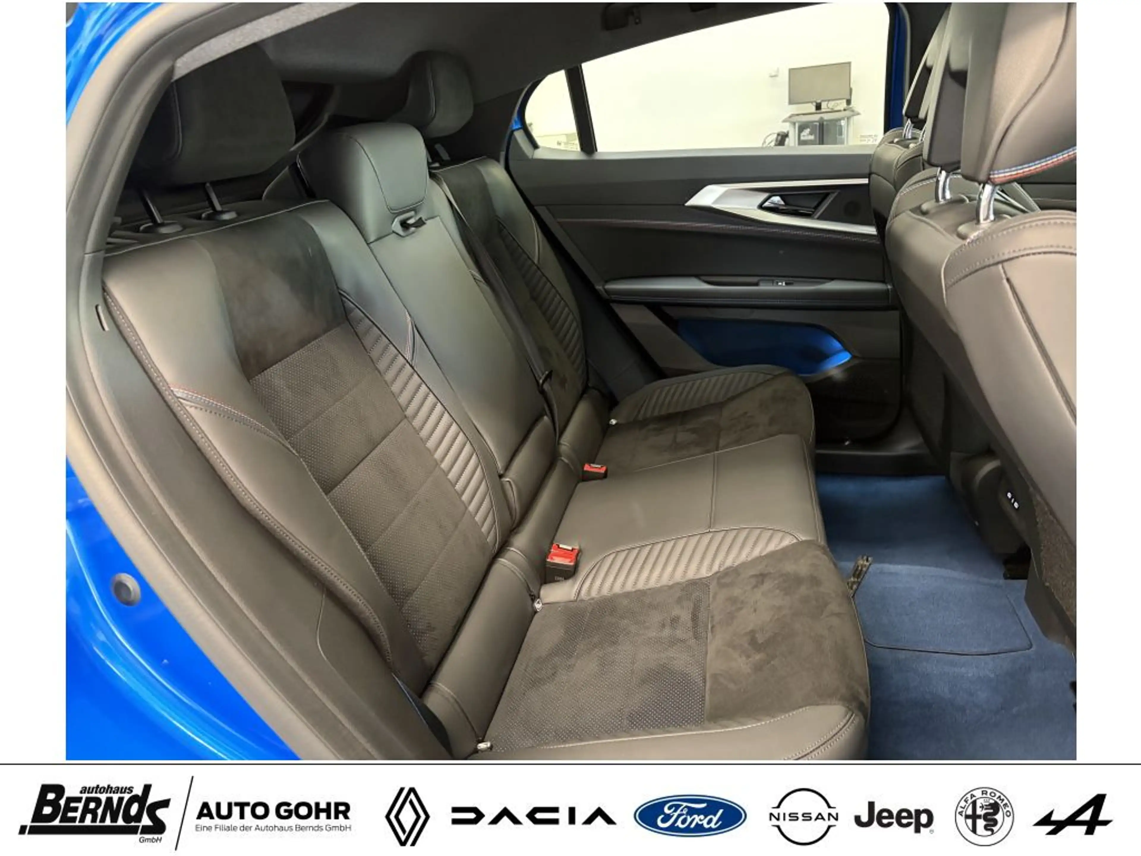 Renault Rafale E-Tech Plug-in Hybrid 300 4x4 Esprit Alpine AUTOM. — photo 8
