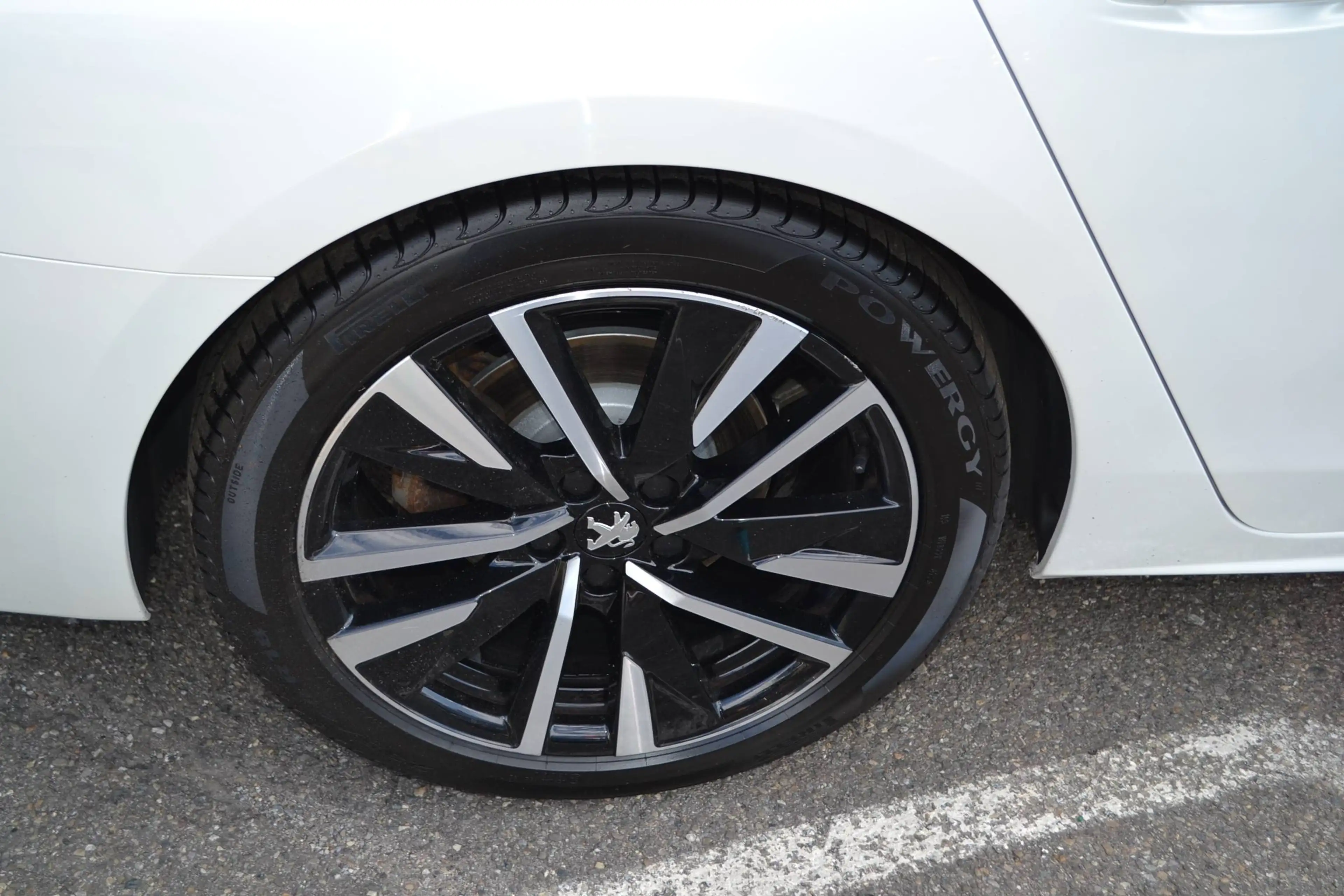 Peugeot 508 508 HYBRID 225 e-EAT8 GT SW*NAVI*LEDER*KAMERA* — photo 14
