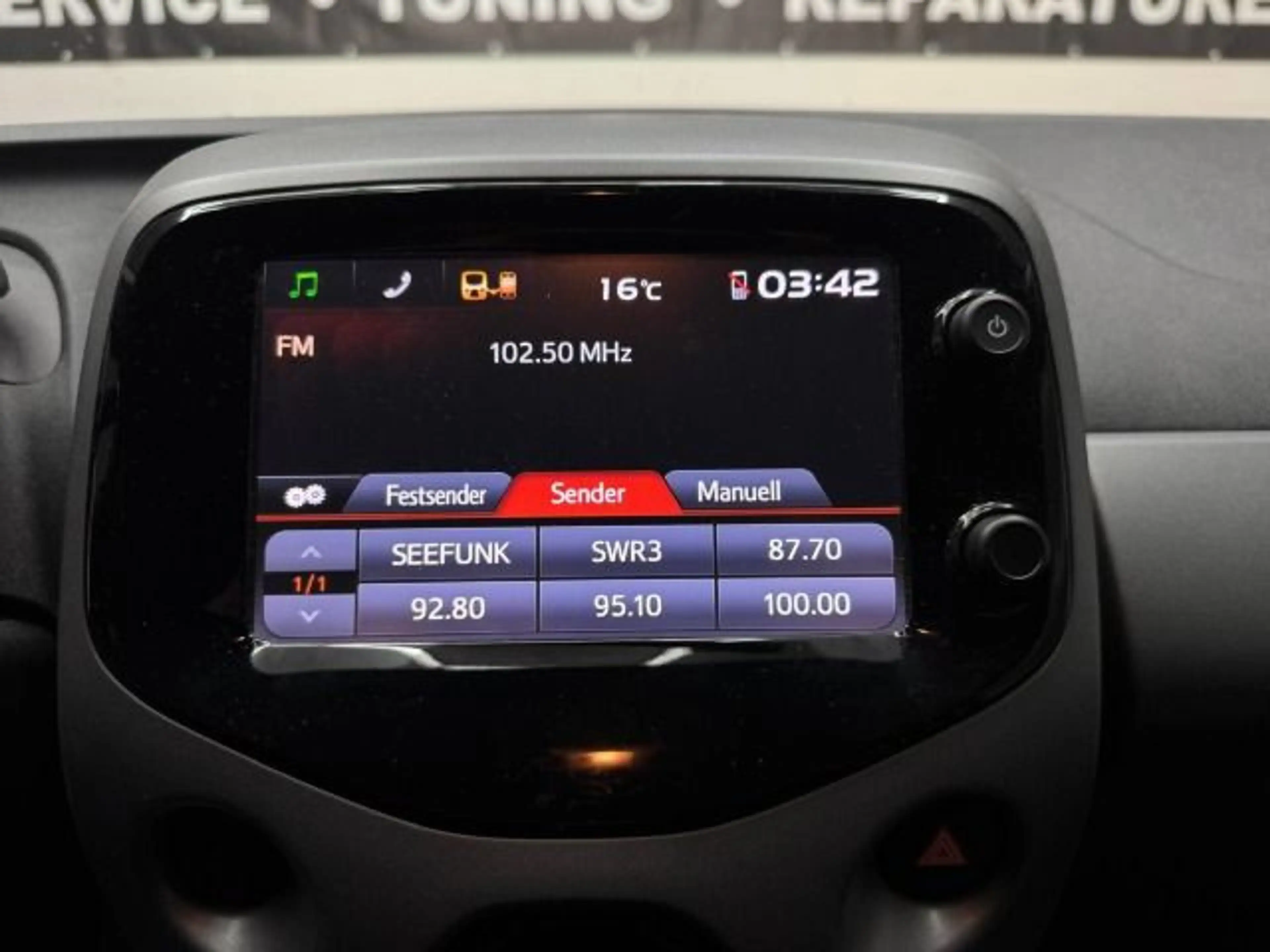 Toyota Aygo X AYGO X PLAY BLUETOOTH RÜCKFAHRKAMERA KLIMA — photo 12