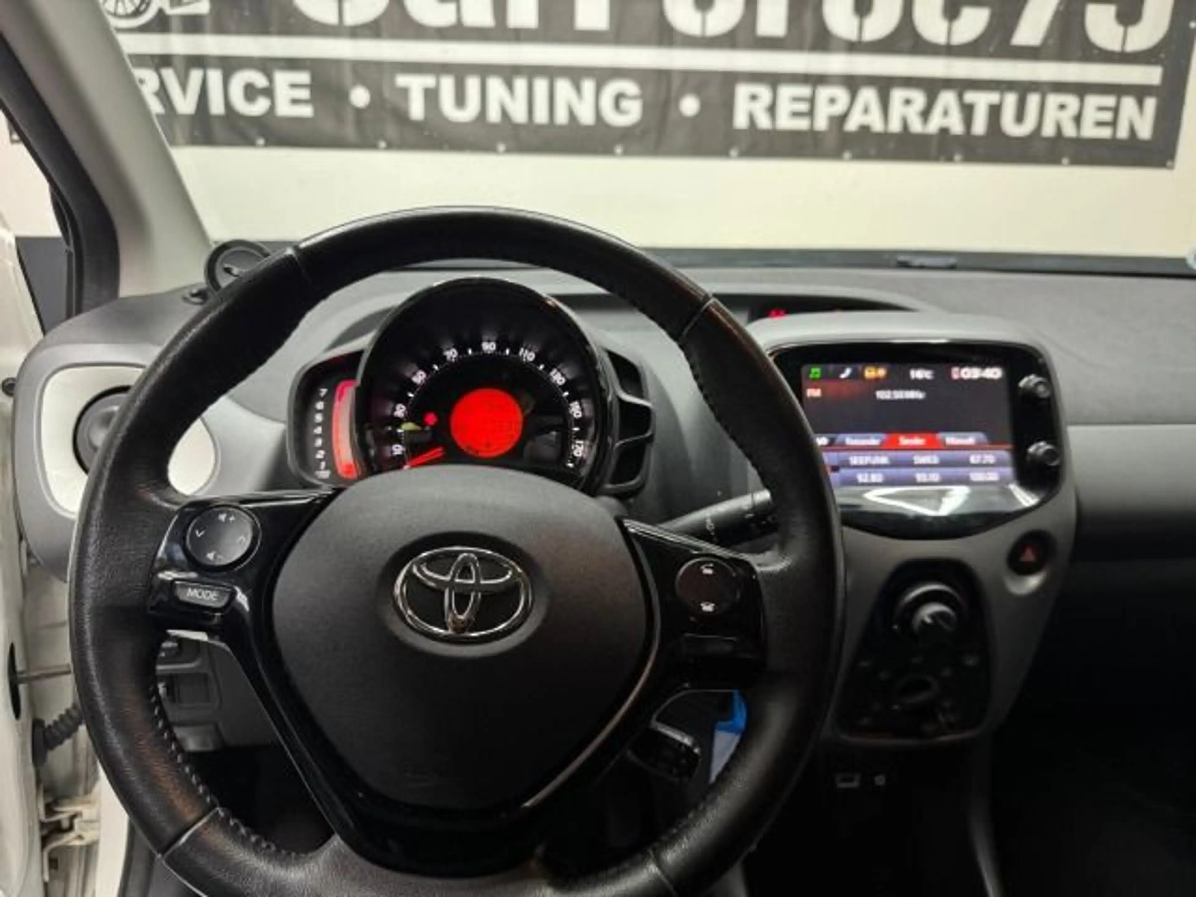 Toyota Aygo X AYGO X PLAY BLUETOOTH RÜCKFAHRKAMERA KLIMA — photo 9