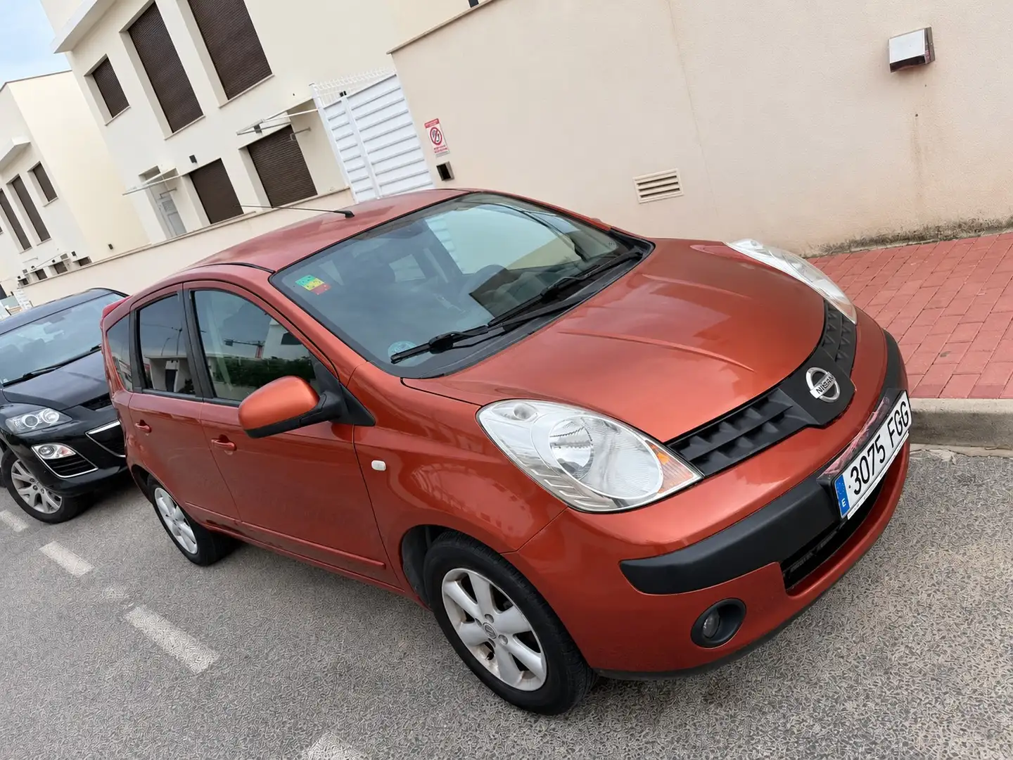 Nissan Note 1.4i 16v Elegance Naranja - 2
