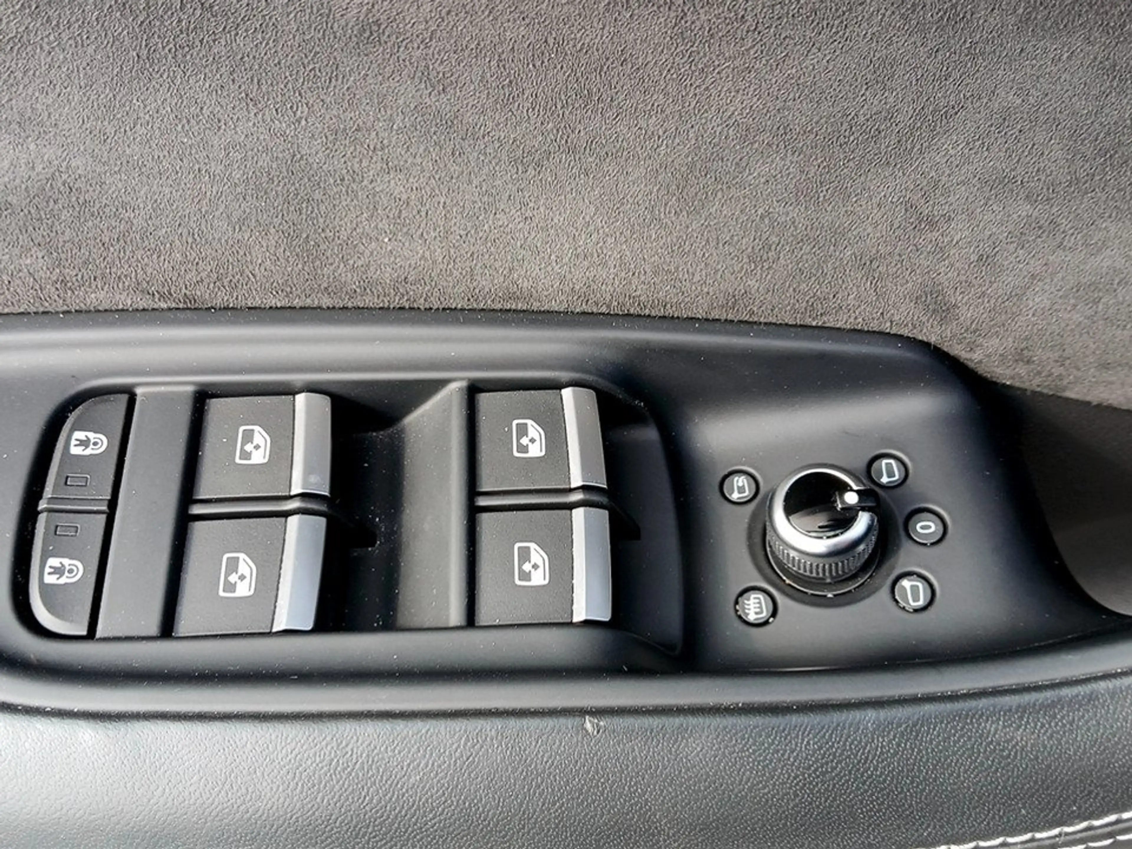 Audi Q7 60 TFSIe quattro Aut. S-Line LENKRADHZG+AHK — photo 8
