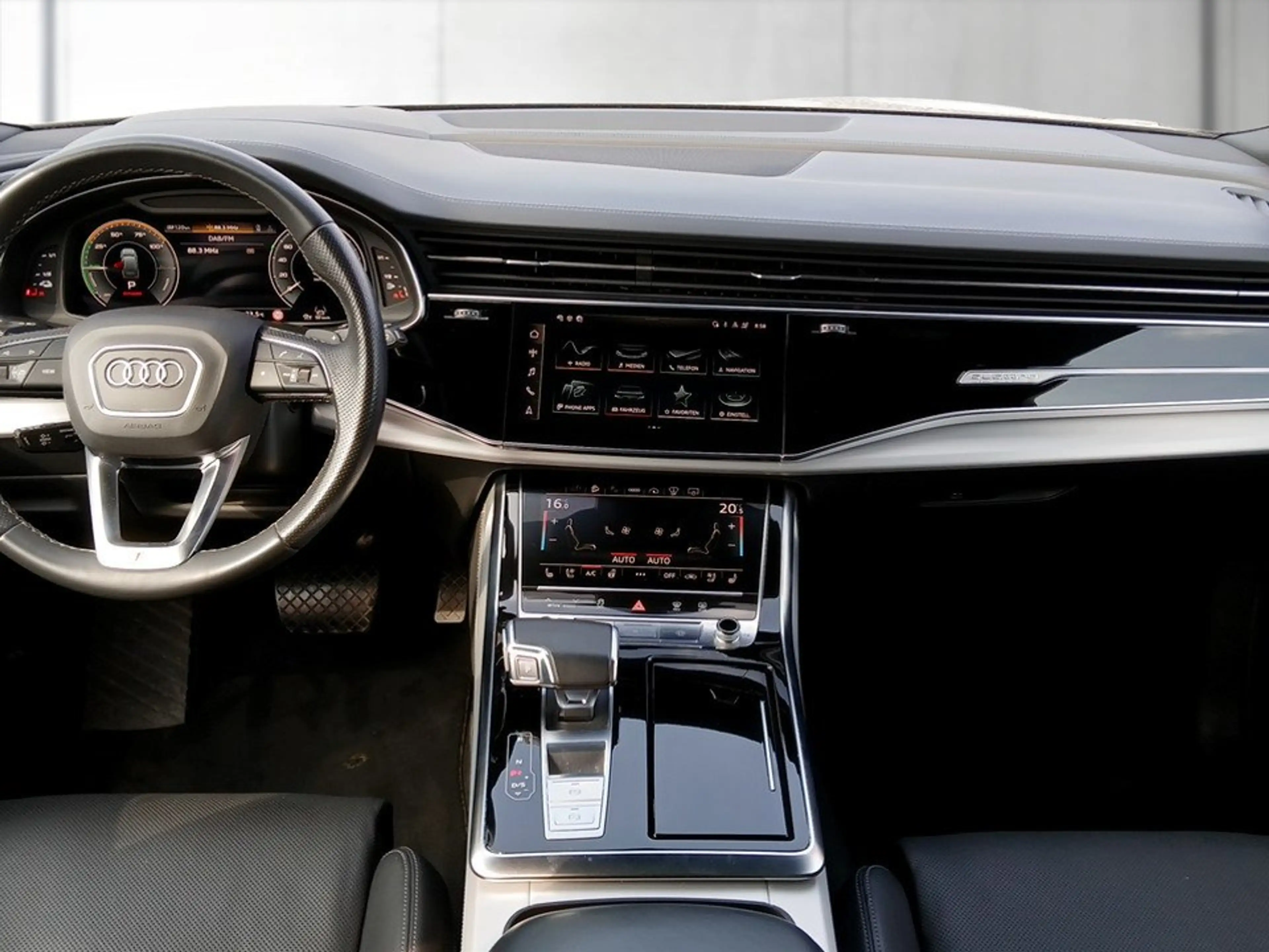 Audi Q7 60 TFSIe quattro Aut. S-Line LENKRADHZG+AHK — photo 15