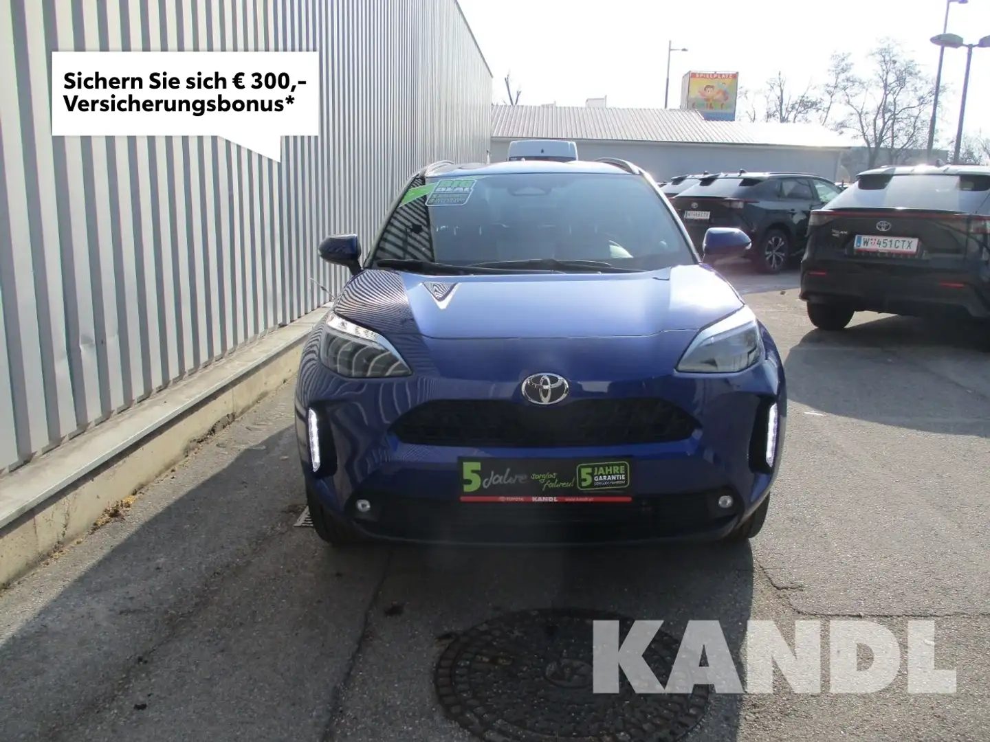 Toyota Yaris Cross 1.5 VVT-i Hybrid Active Drive Aut. Blau - 1