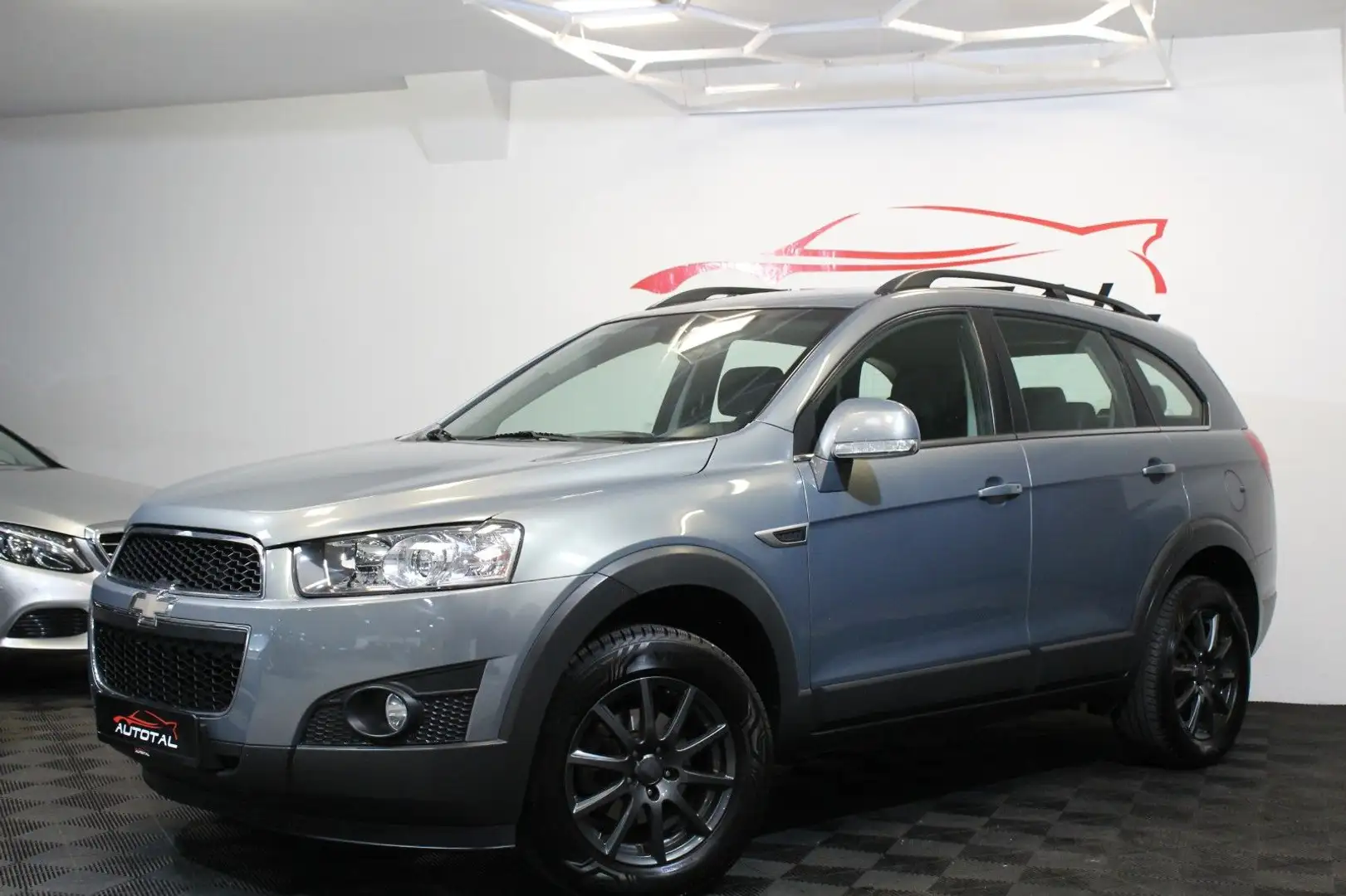 Chevrolet Captiva 2.4 LT*Navi*PDC*7 Sitzer*Allwetter*AHK* Grau - 2
