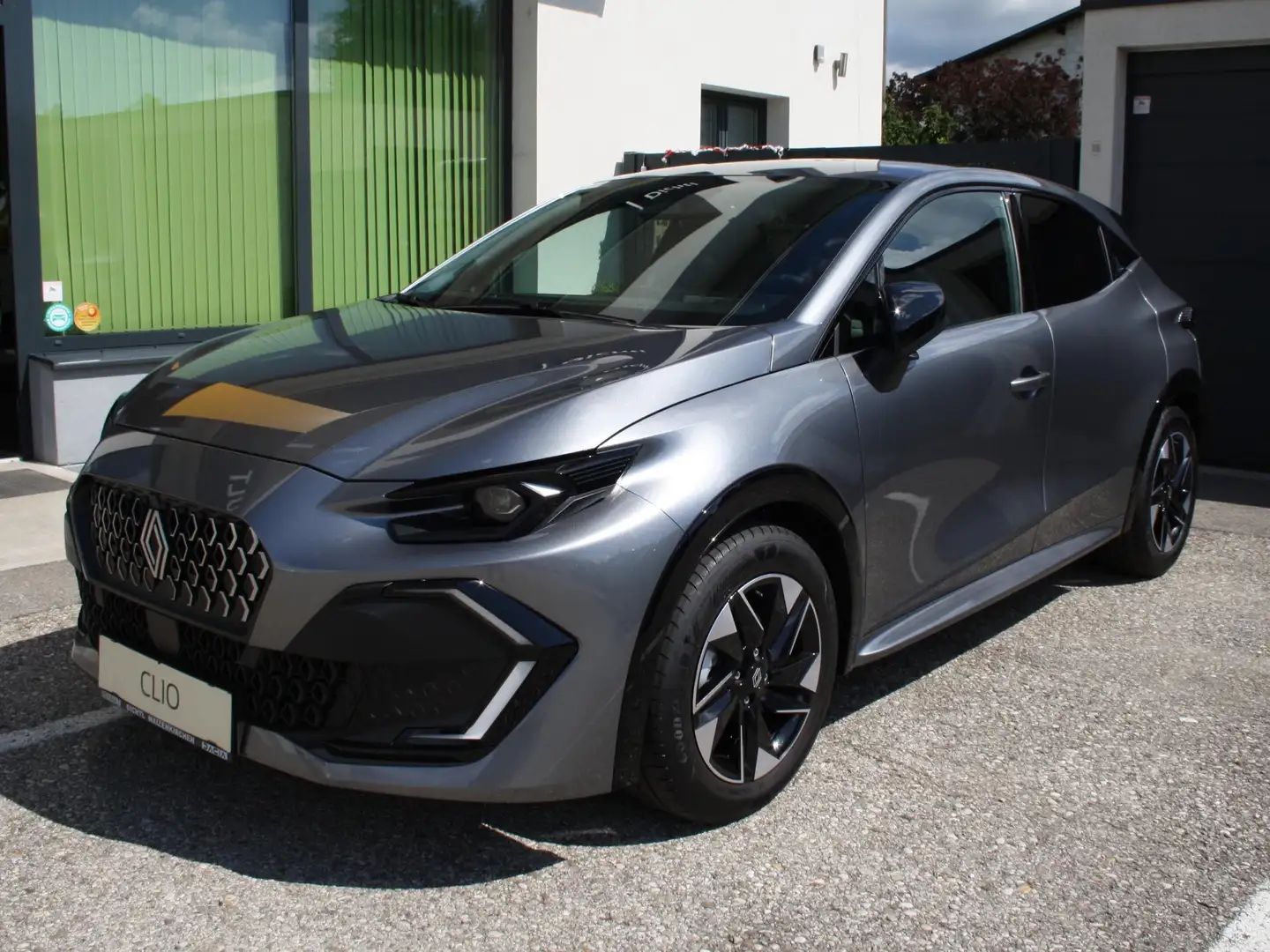Renault Clio VI Techno TCe 115 6-Gang Grau - 2