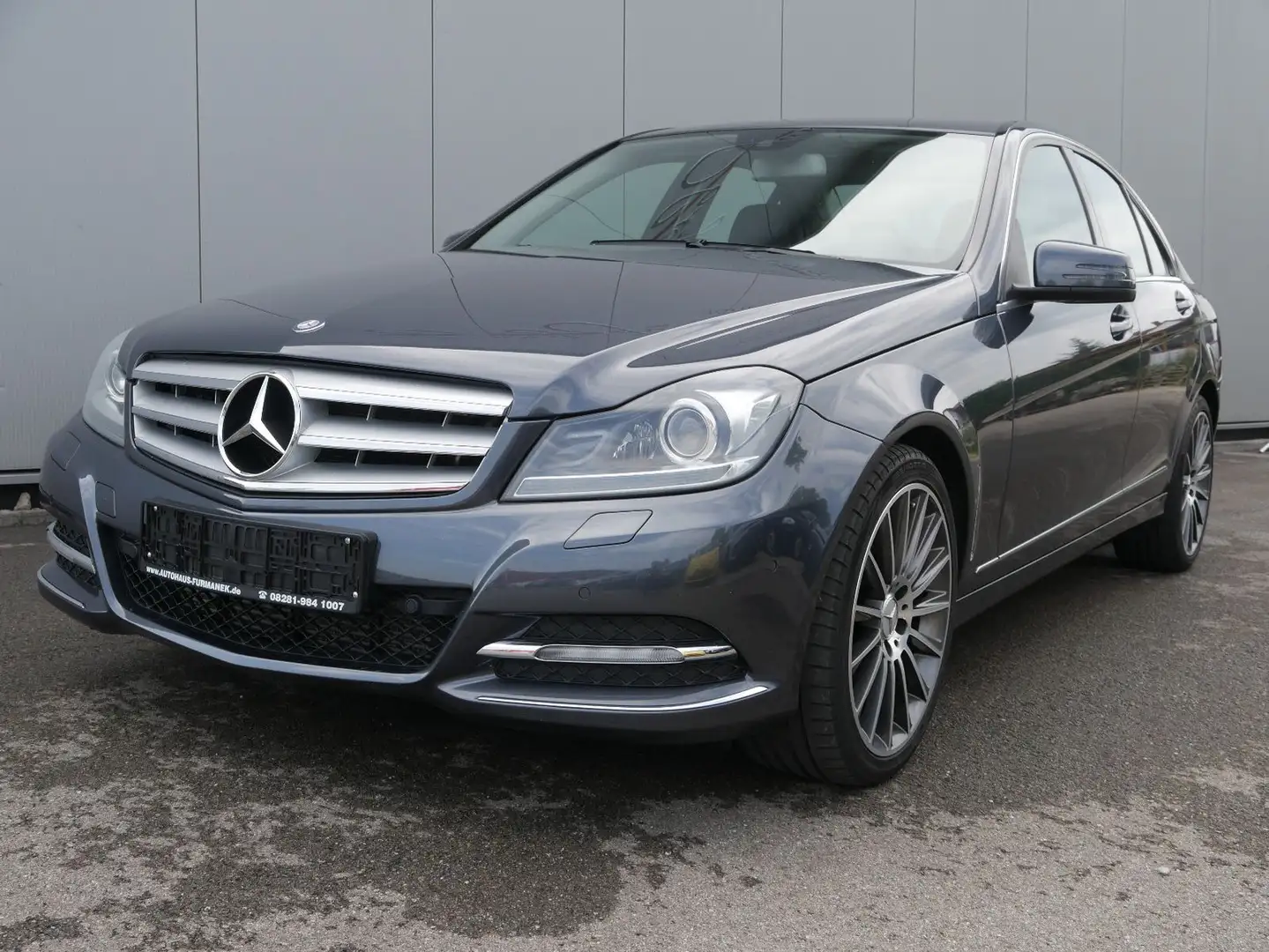 Mercedes-Benz C 250 CGI Lim. Avantgarde BIXENON/NAVI/PDC Grau - 1