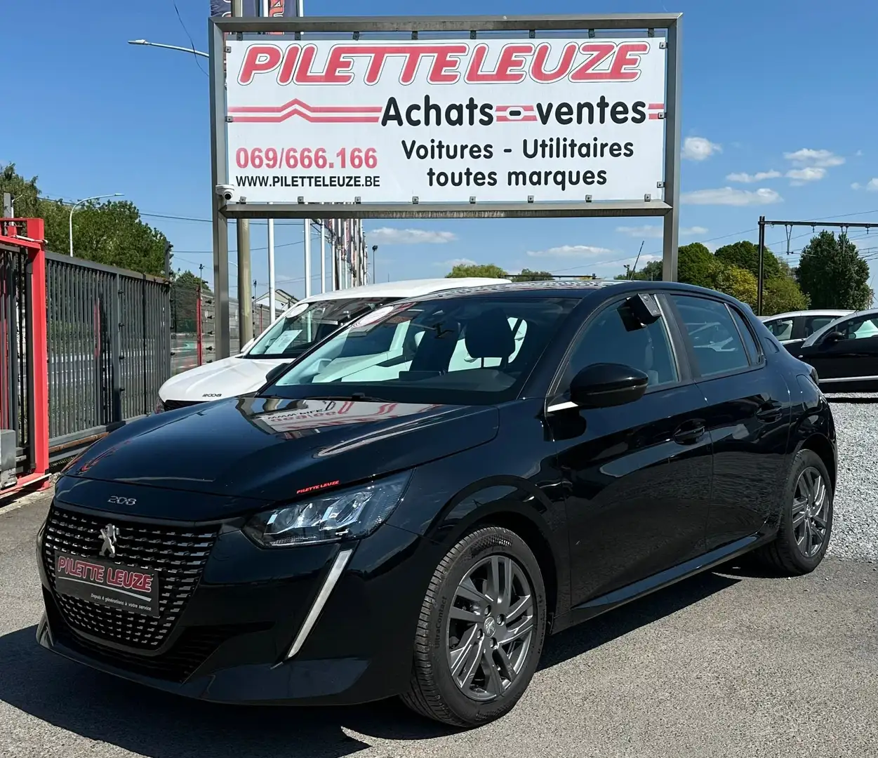 Peugeot 208 1.5 BlueHDi Active S CAPT AR/CLIM (HTVA 9909) Noir - 1