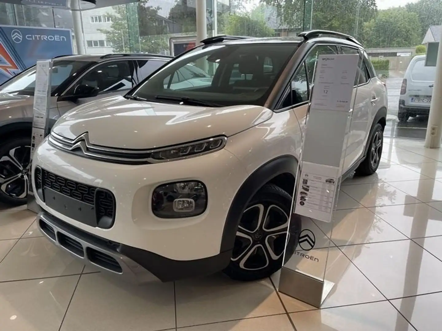 Citroen C3 Aircross 1.2 PureTech 82 Feel * GPS * PARK SENS. * Blanc - 1