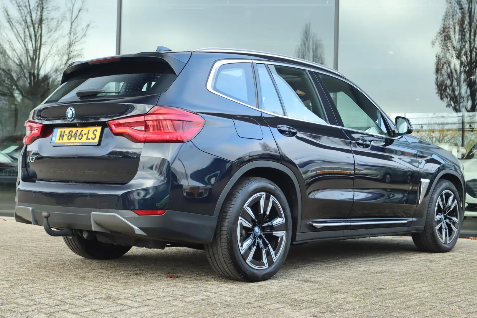 BMW iX3 EXECUTIVE 80 KWH SOH 98% | PANO | TREKHAAK | LED | Noir - 2