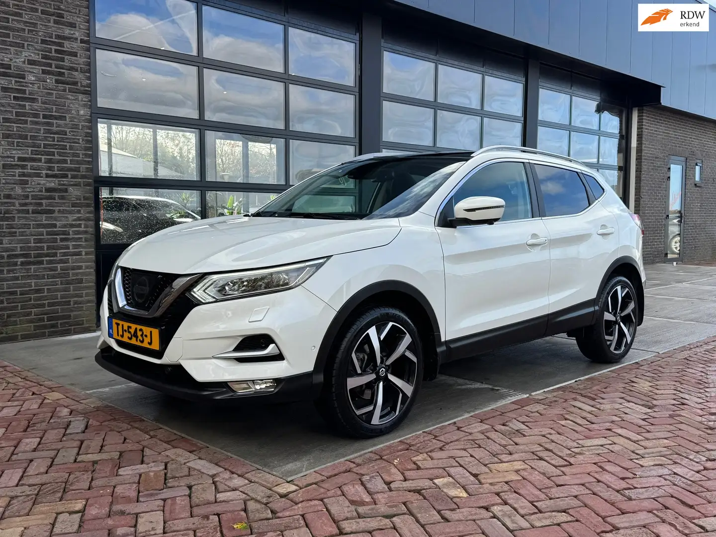 Nissan Qashqai 1.2 Tekna | Leer | Stoel verwarming | Navi | Clima Blanc - 1