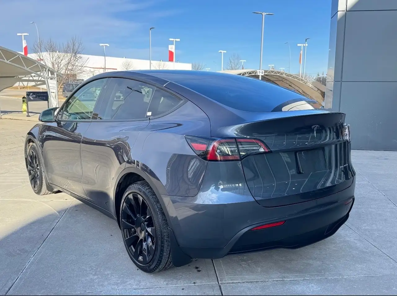 Tesla Model Y photo Tesla Model Y