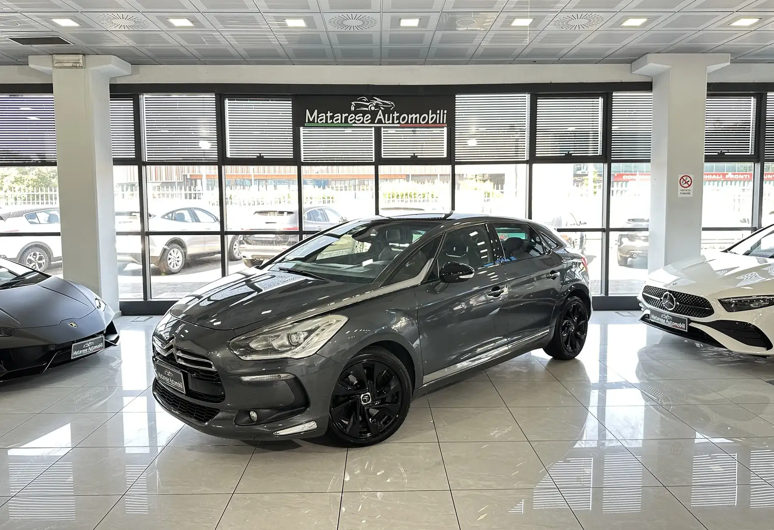 Citroen DS5 2.0 **EURO 6** 180cv Auto FullOptional Tagliandata Grijs - 1