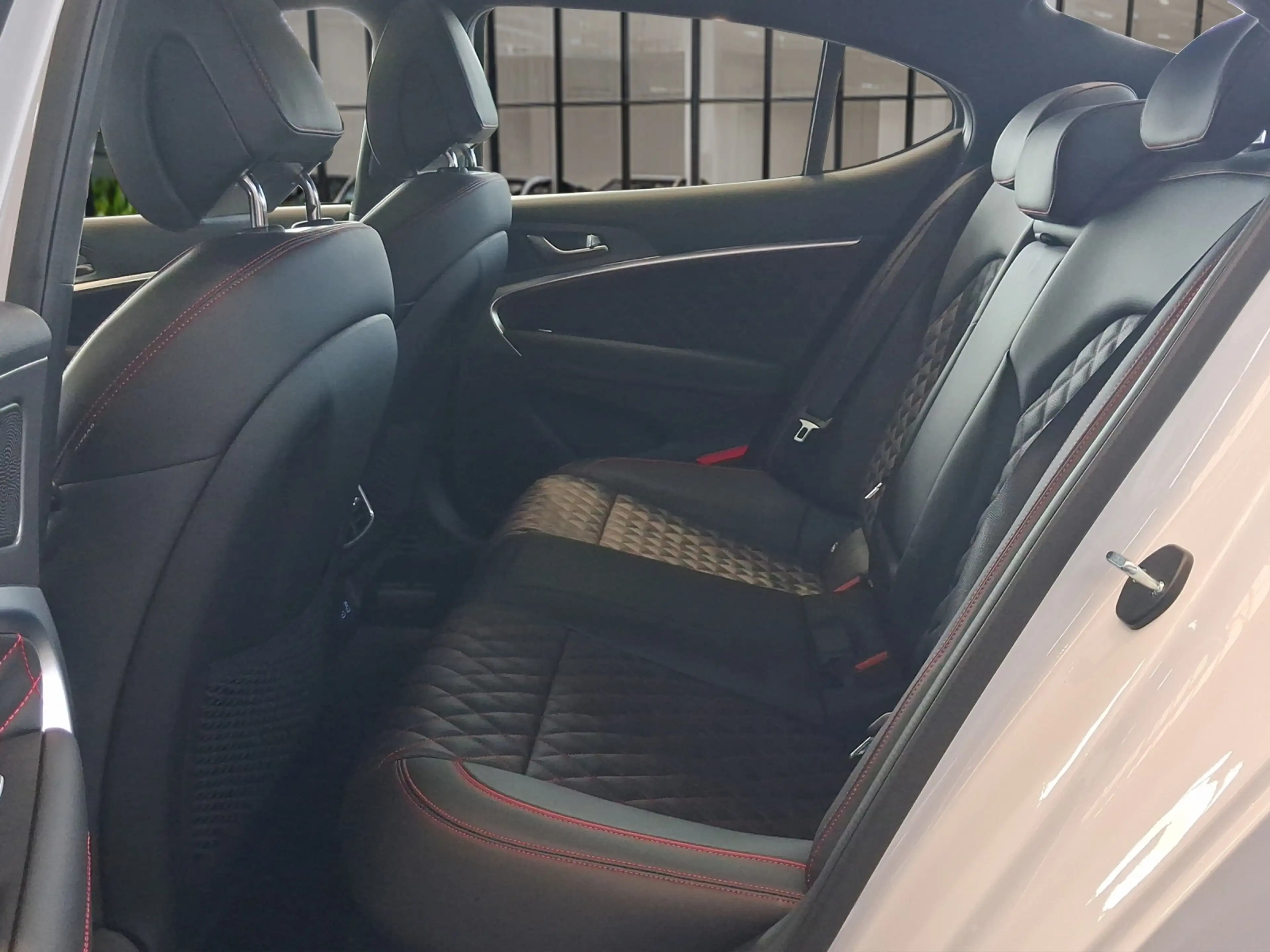 Genesis G70 2.0 T-GDi Sedan Sport DCC/ACC/HEADUP — photo 6