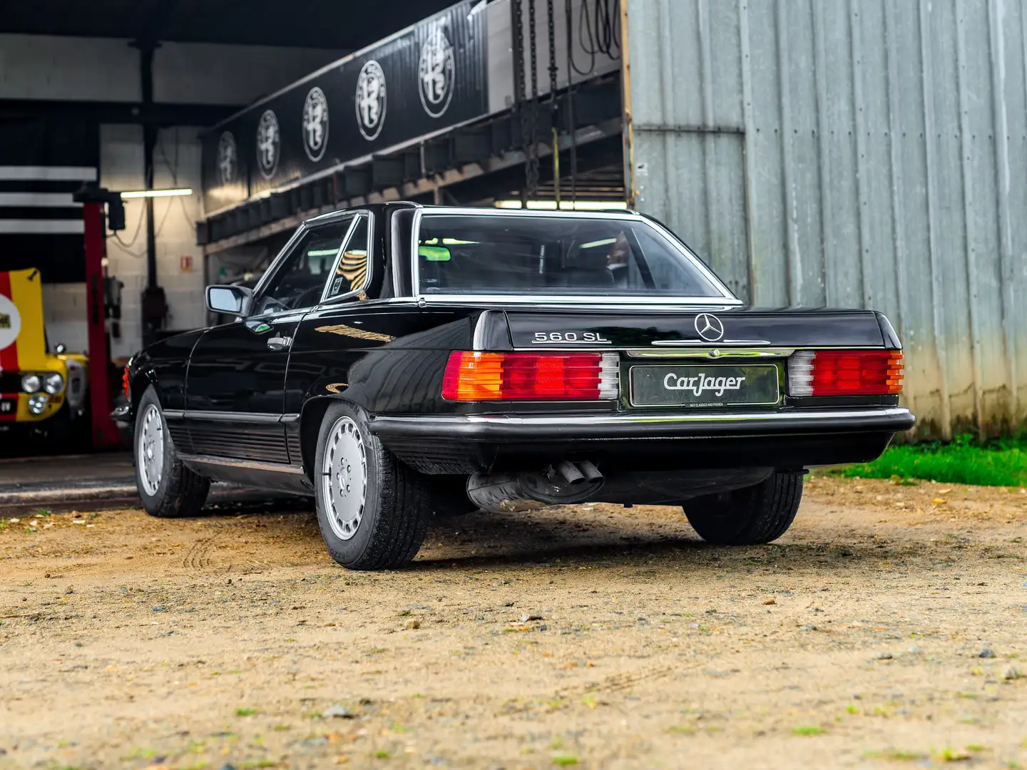 Mercedes-Benz SL 560 Černá - 2