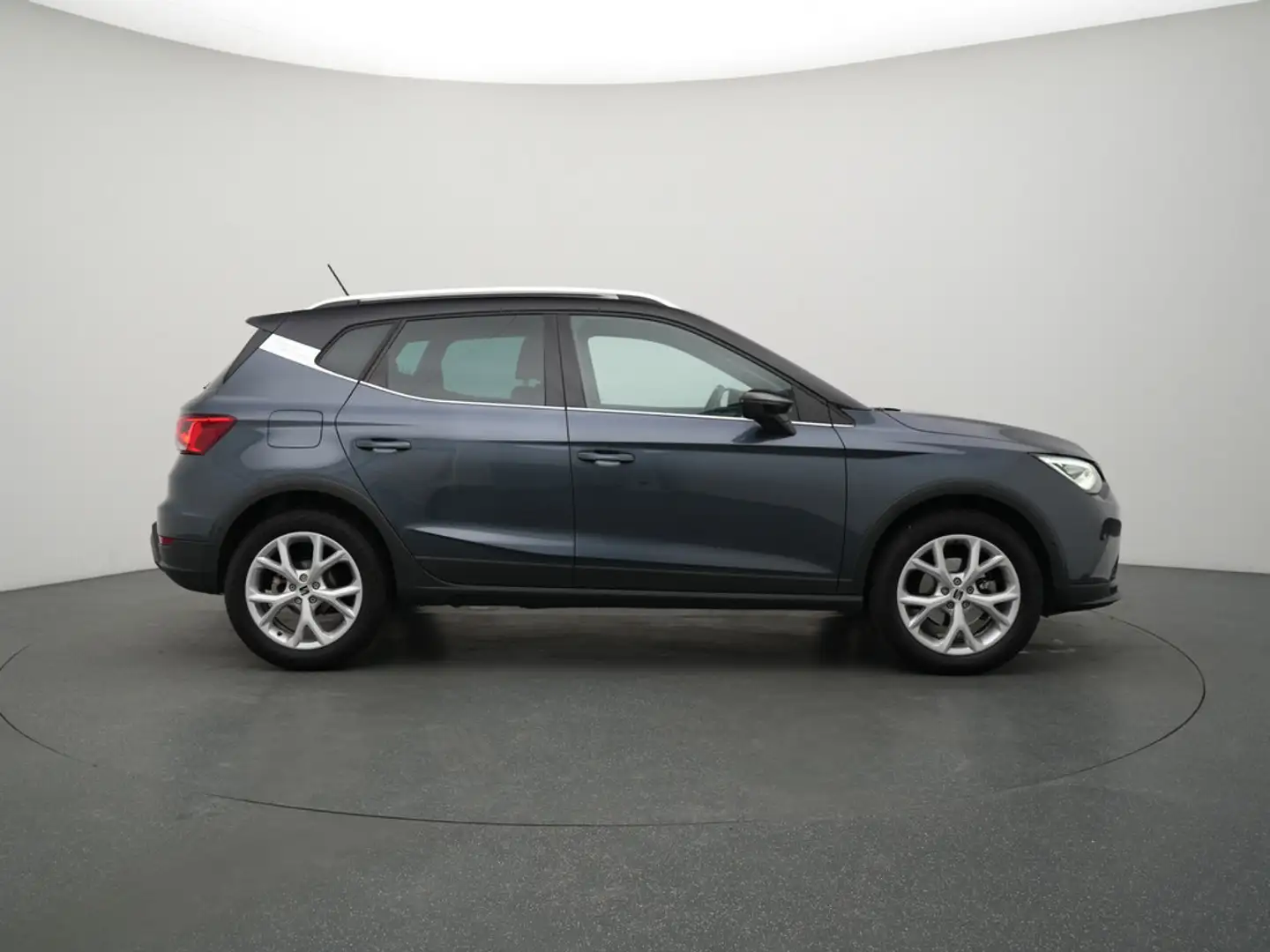 SEAT Arona FR DSG KAM PDC CARPLAY NAVI SHZ LED VIRT Schwarz - 2