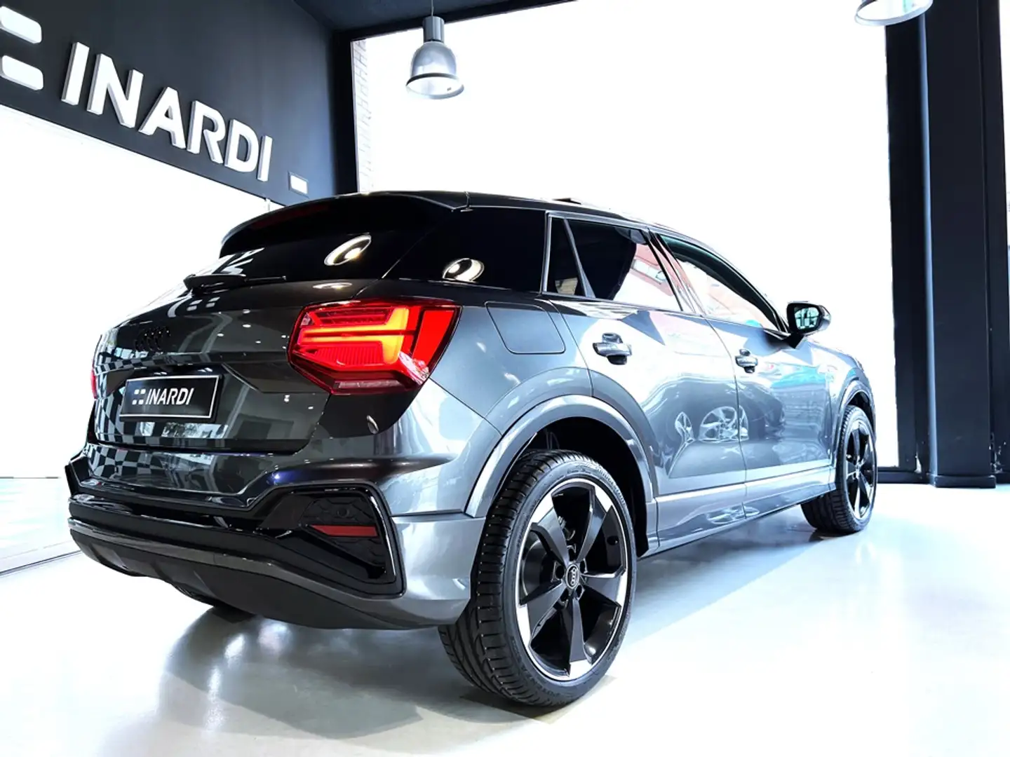 Audi Q2 35 TDI Black line edition S tronic 110kW Gris - 2