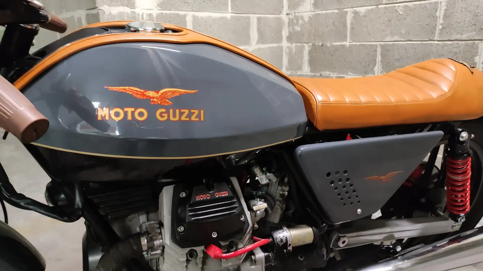 Moto Guzzi V 50 Szary - 2
