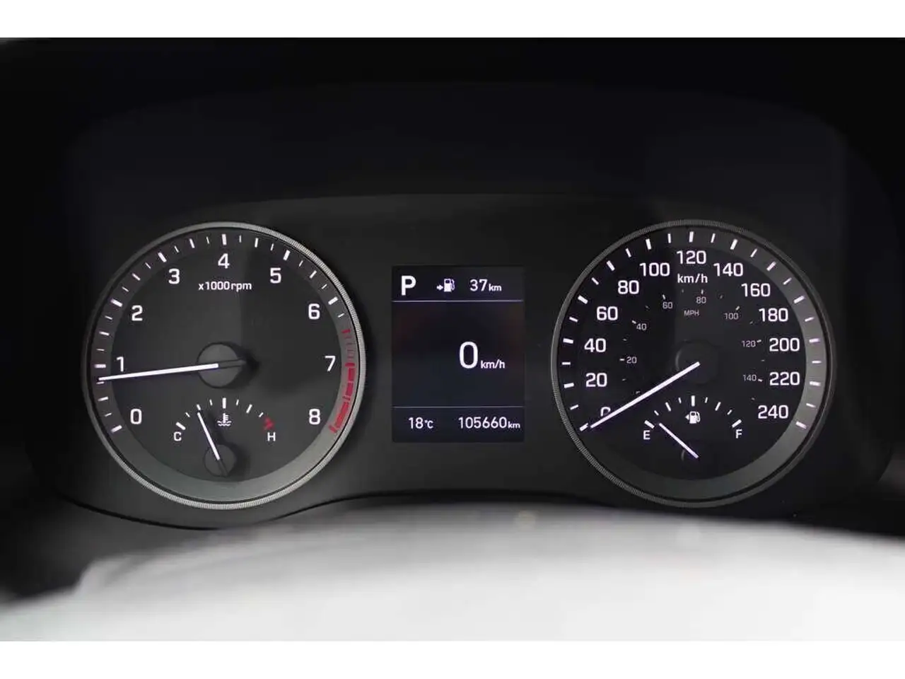 Hyundai TUCSON снимка Hyundai TUCSON