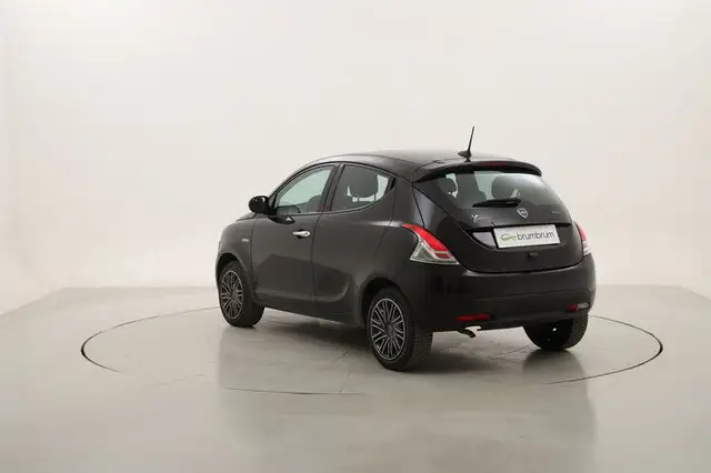 Lancia Ypsilon view 3