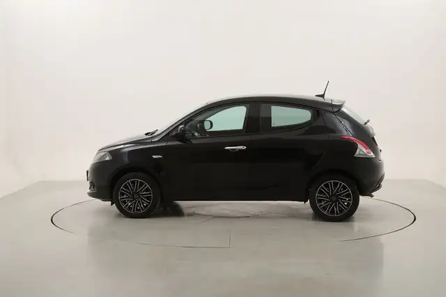 Lancia Ypsilon view 2