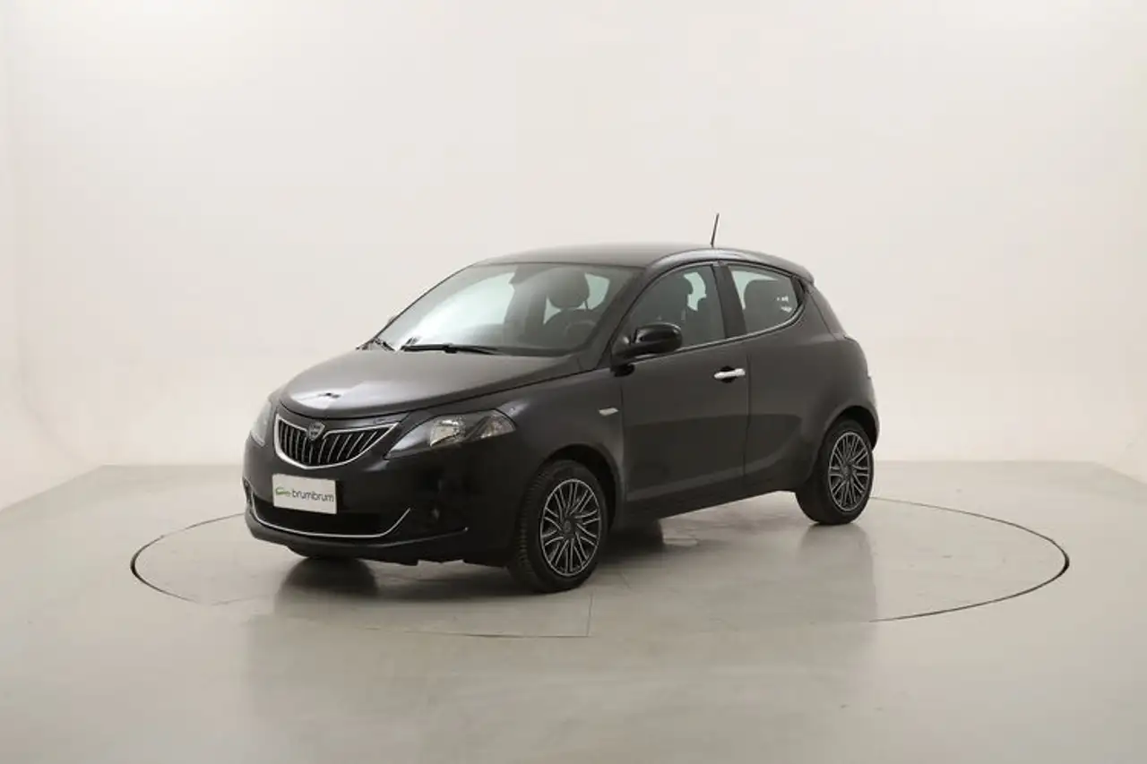 Lancia Ypsilon Hybrid Gold 1.0 Mild Hybrid 70CV — photo 1 of 15